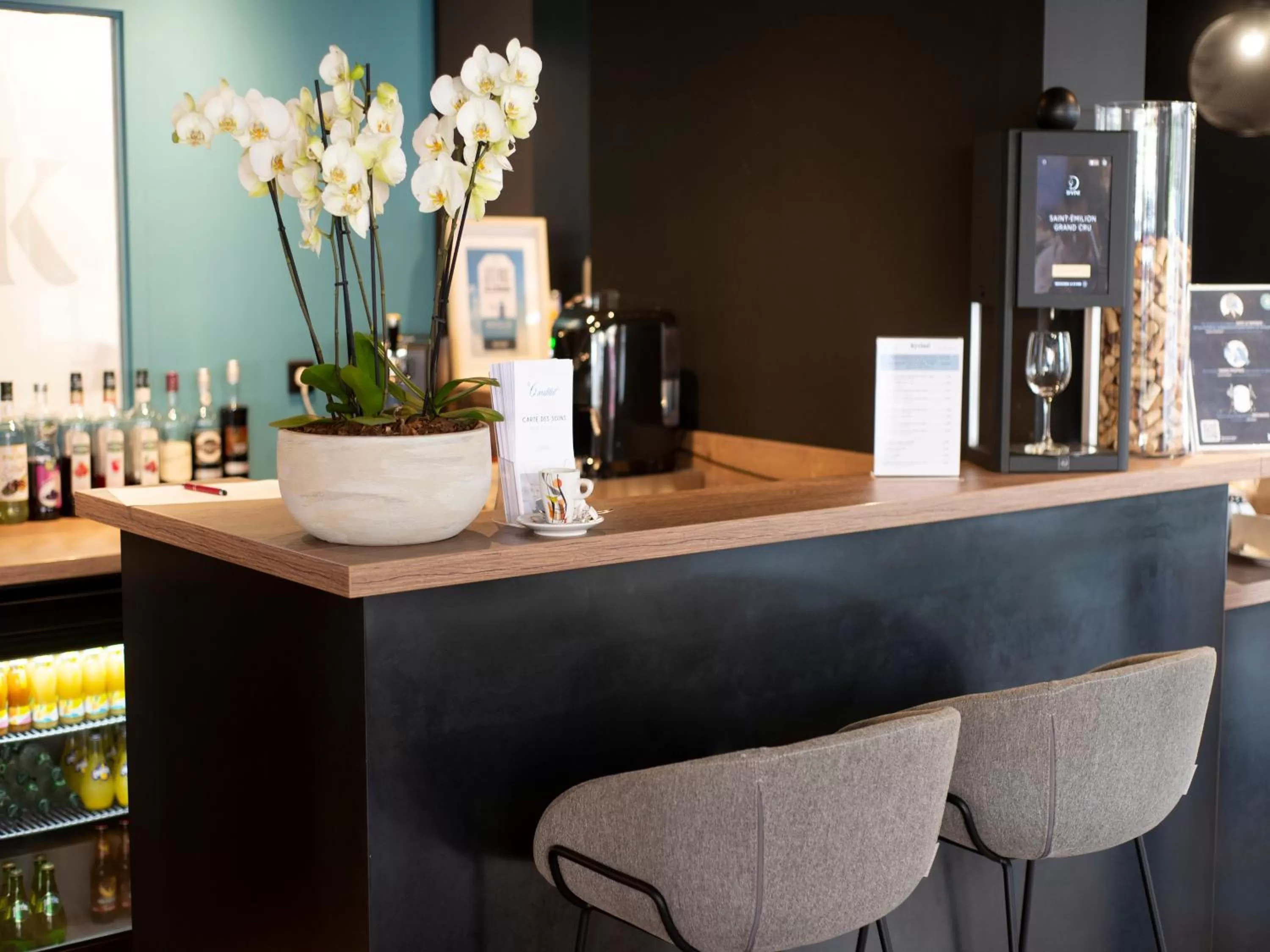 Coffee/tea facilities in Kyriad Hotel Clermont Ferrand Centre