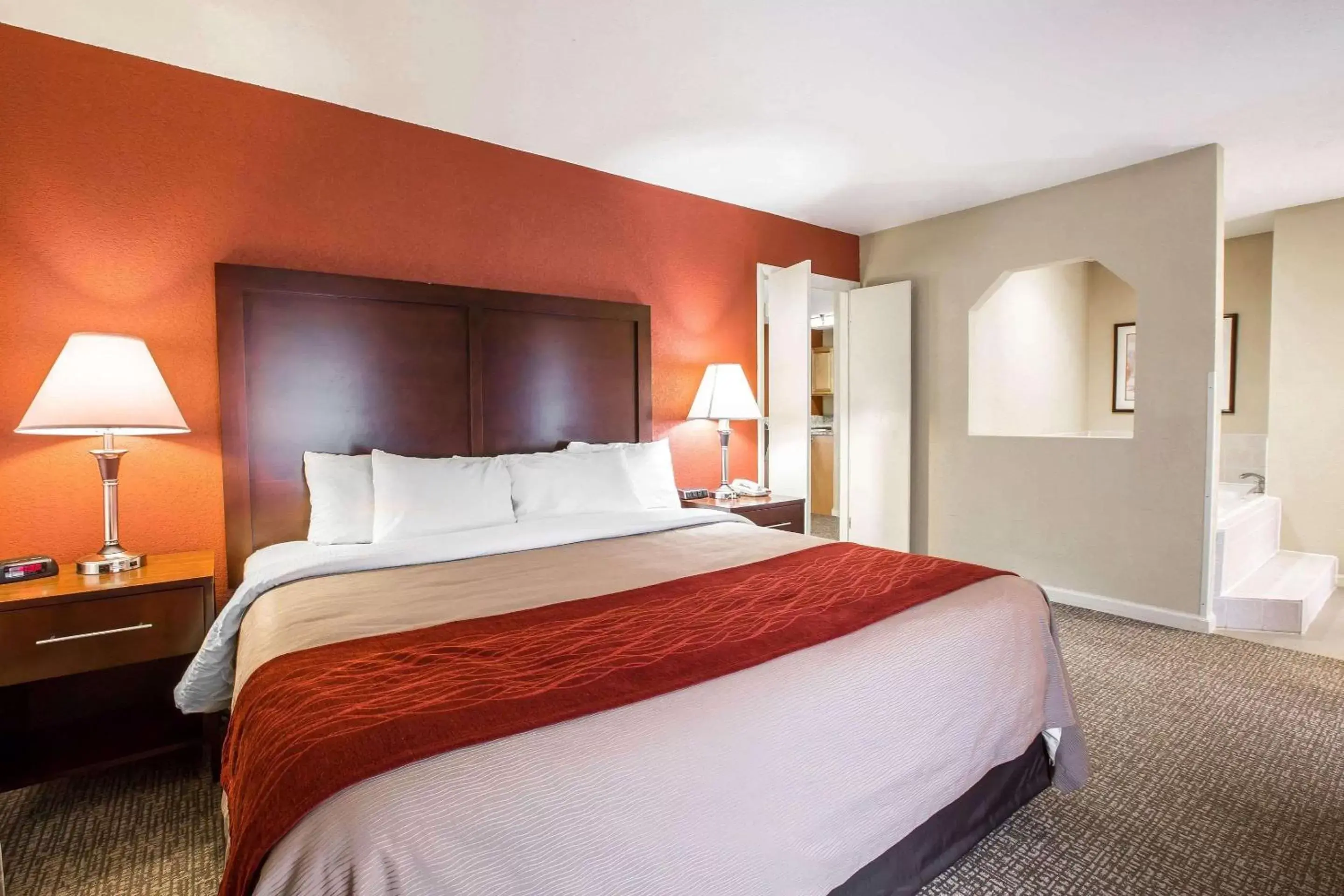 Photo of the whole room, Bed in Comfort Inn near Great Smoky Mountain National Park