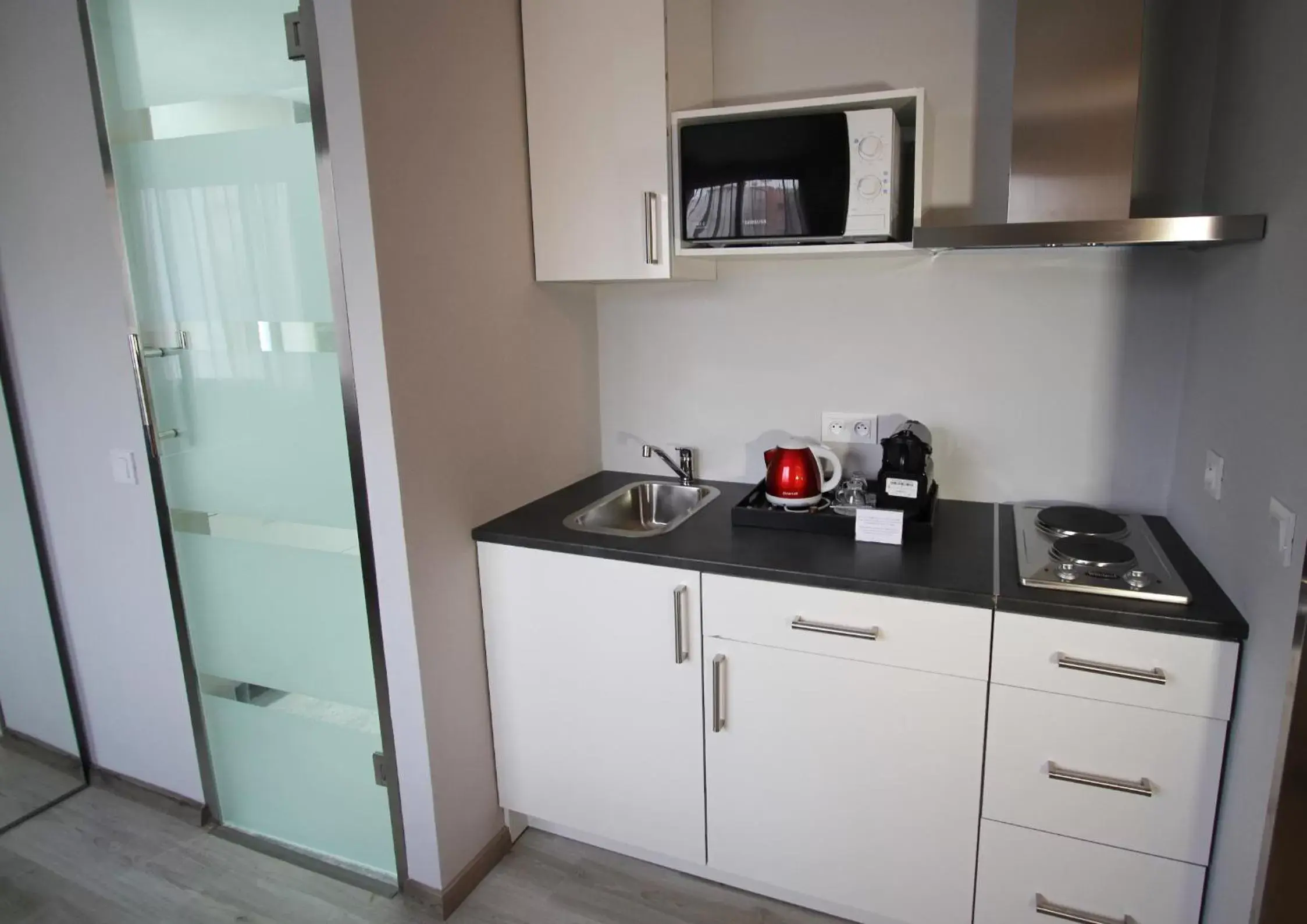 Kitchen or kitchenette, Kitchen/Kitchenette in Casablanca Suites & Spa