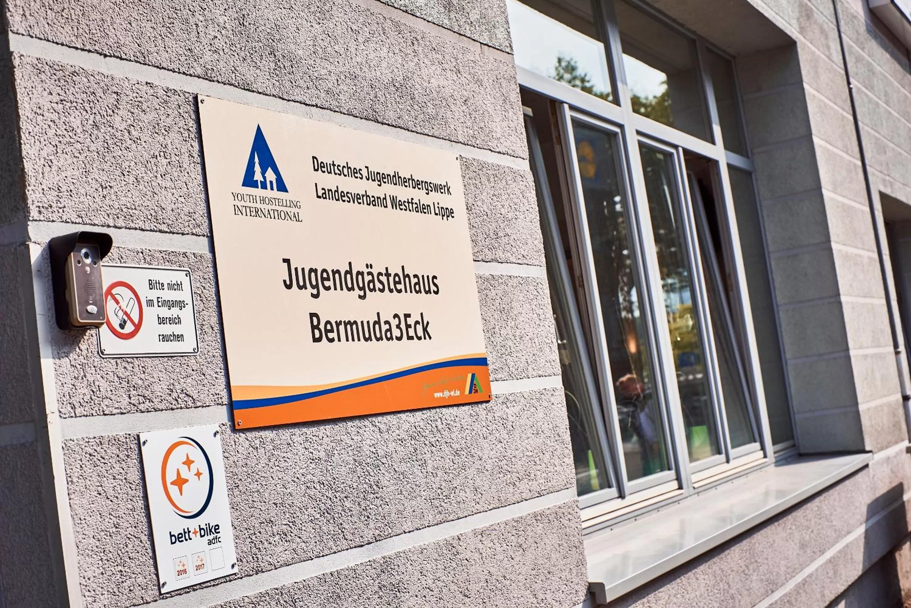 Facade/entrance in DJH-Gästehaus Bermuda3Eck