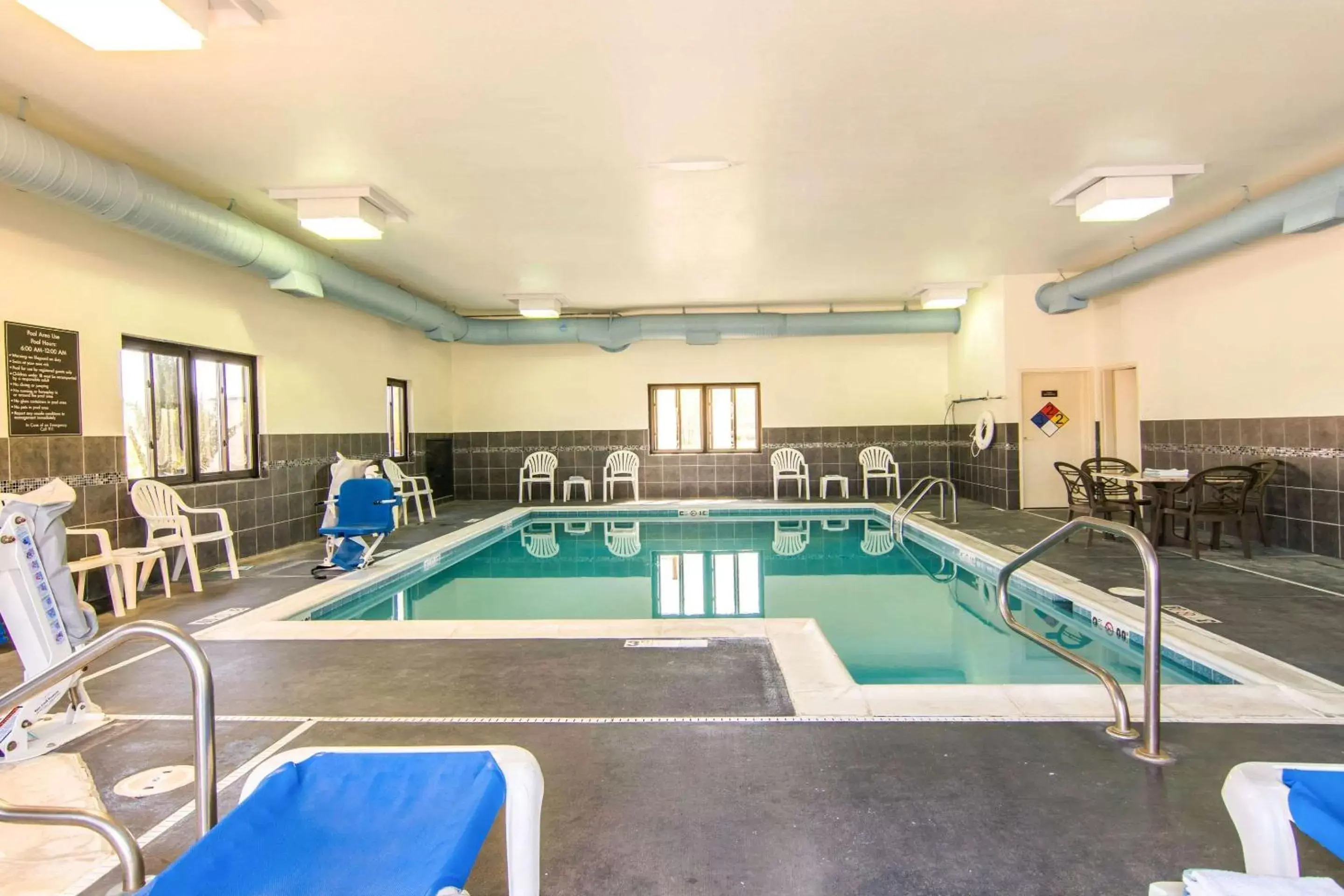 On site, Swimming Pool in Sleep Inn & Suites near Fort Gregg-Adams