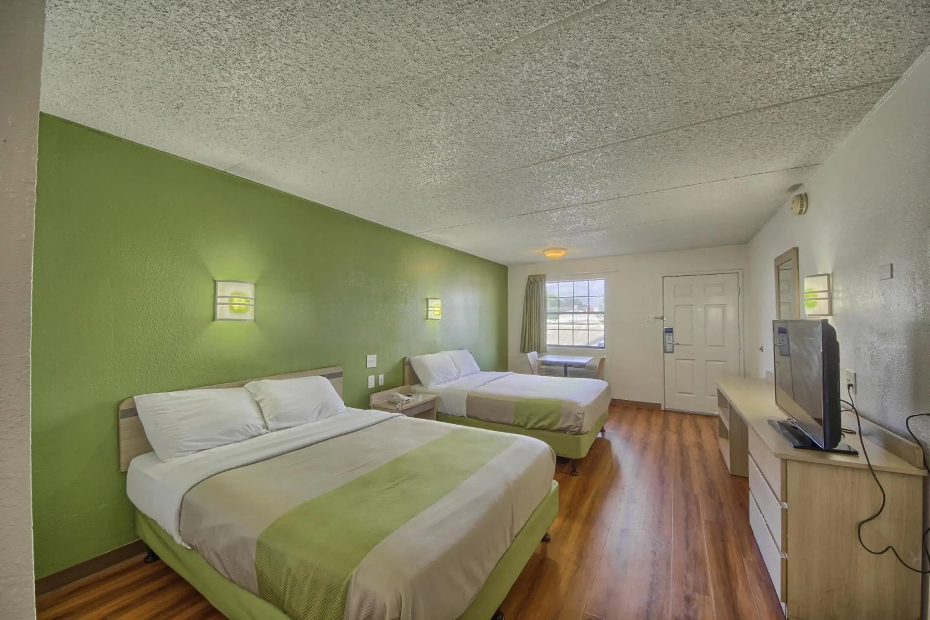 Bedroom in Motel 6-San Antonio, TX - Northwest Medical Center