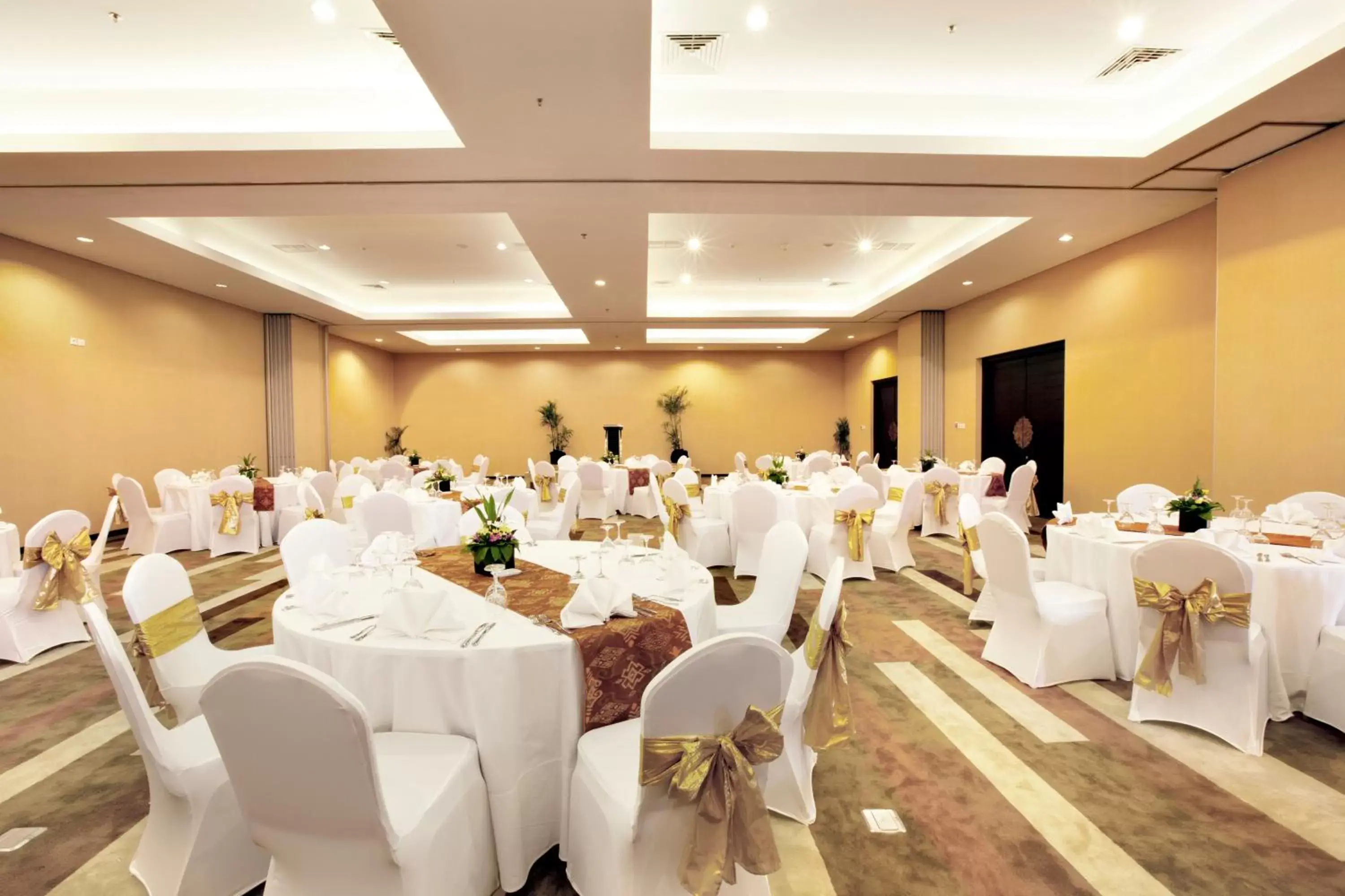Business facilities, Banquet Facilities in b Hotel Bali & Spa