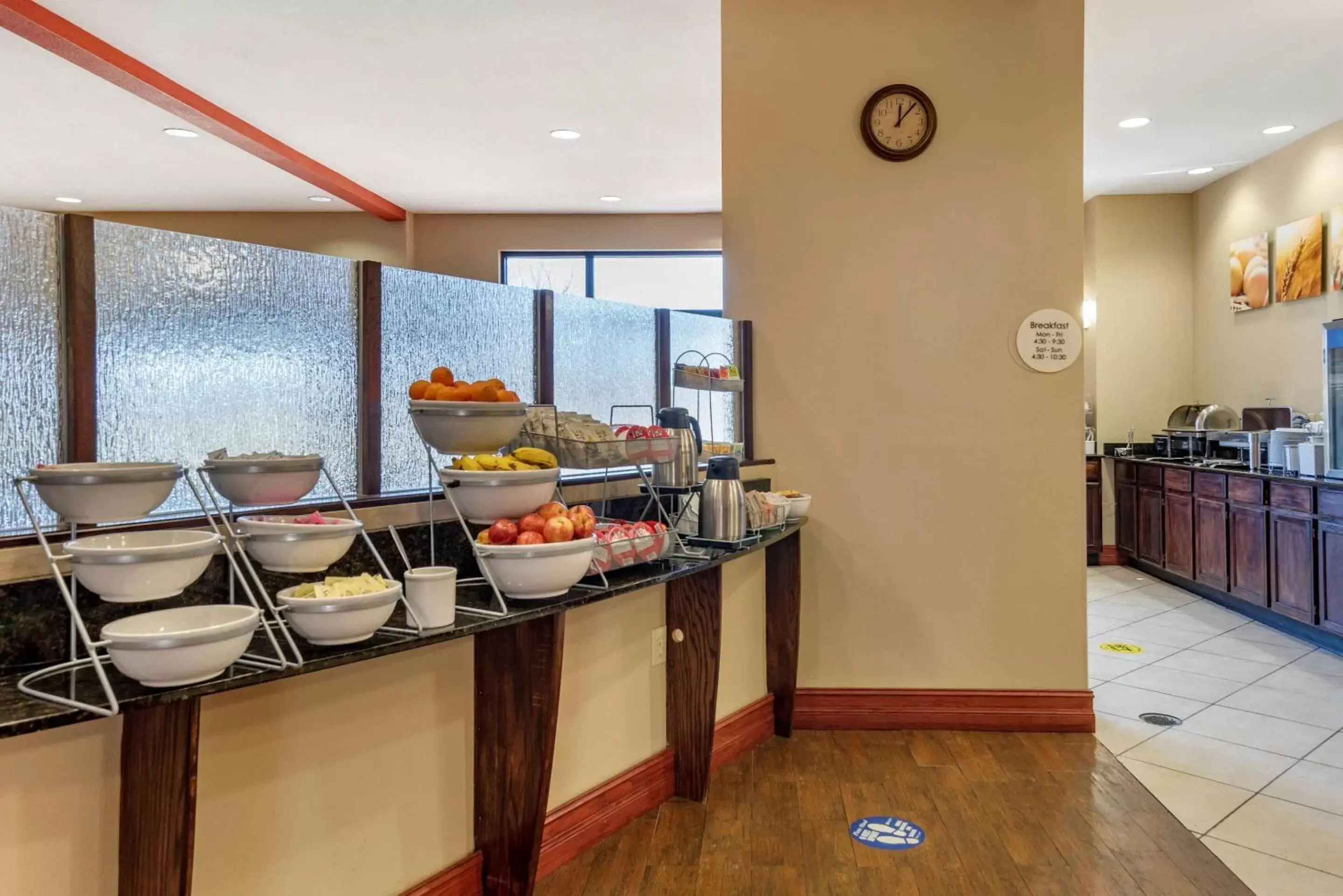 Restaurant/places to eat in Comfort Suites Airport South