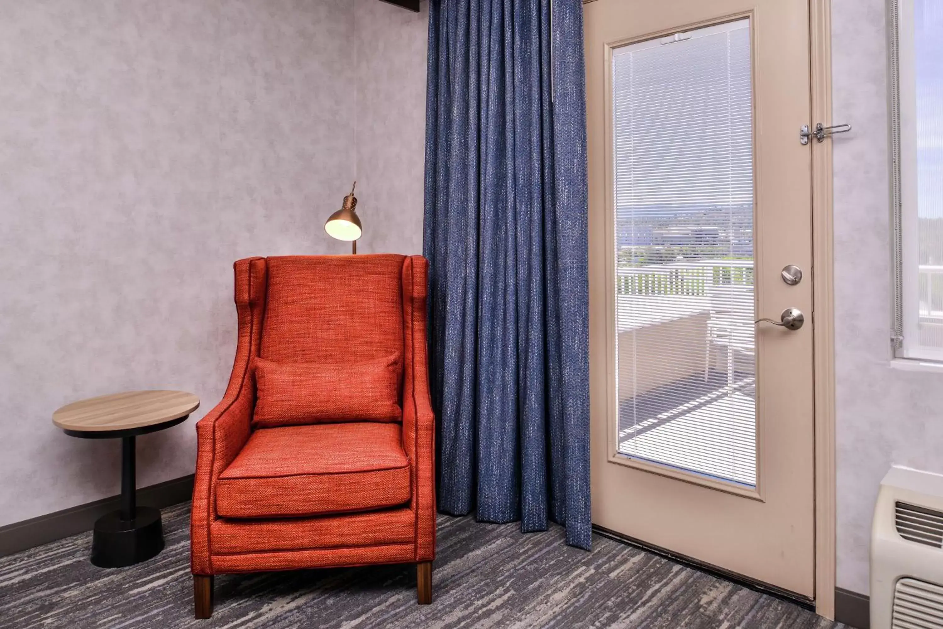 Photo of the whole room, Seating Area in Hilton Garden Inn Bend