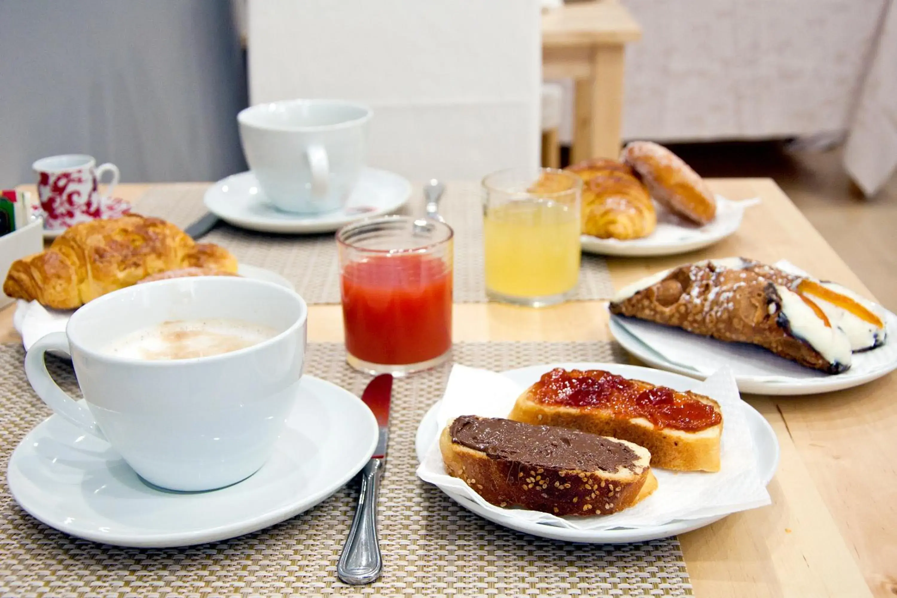 Food and drinks, Breakfast in Operà