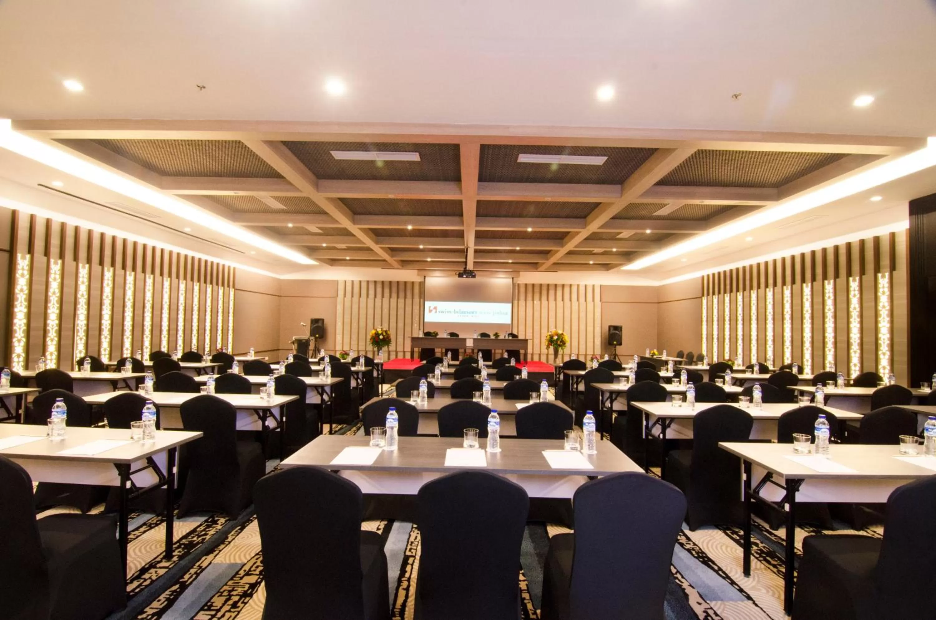 Business facilities in Swiss-Belresort Watu Jimbar