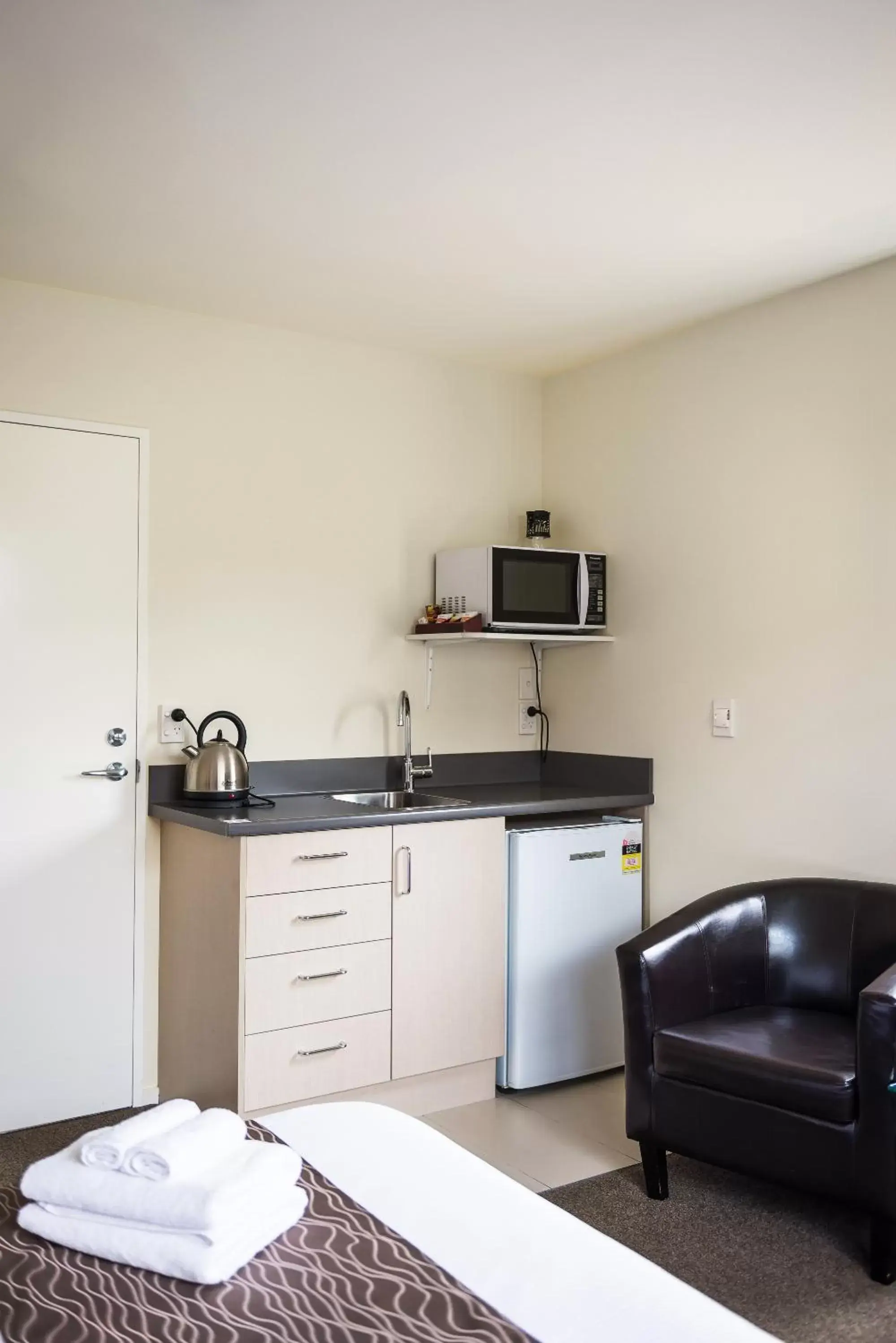 Kitchen or kitchenette, Kitchen/Kitchenette in 123 Motel