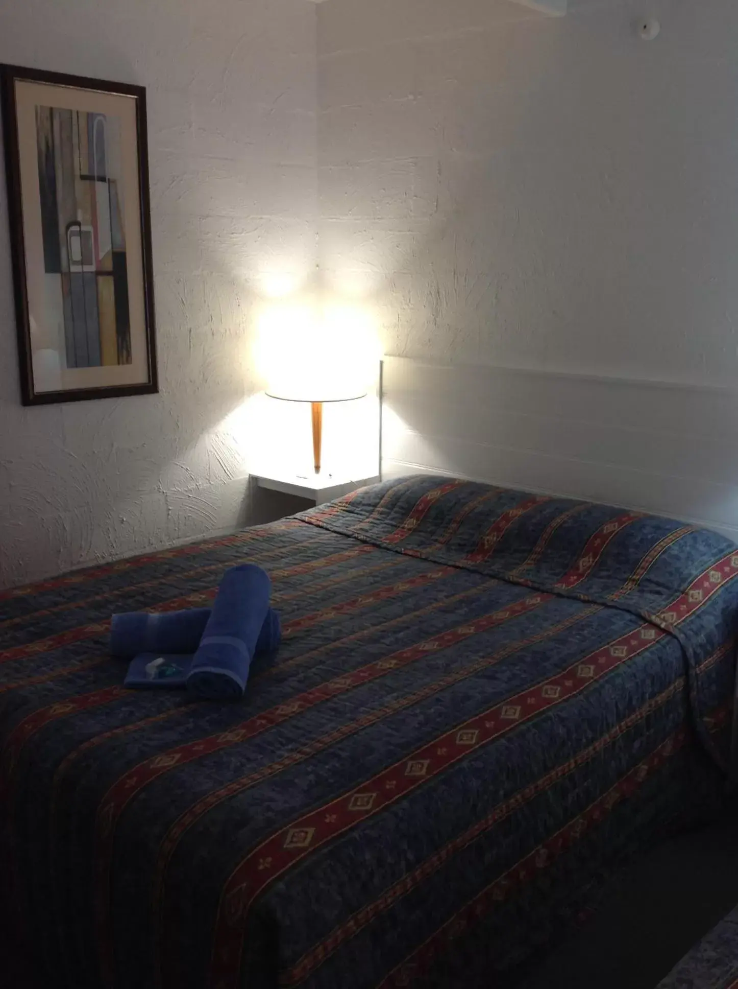 Bed in Motel Farnboro