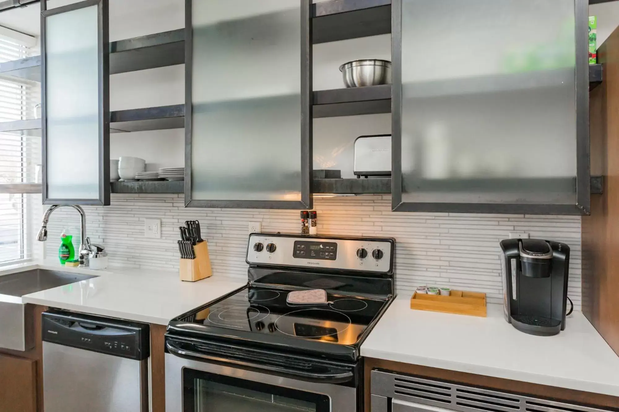 Kitchen or kitchenette, Kitchen/Kitchenette in Mint House at The Reserve - Nashville