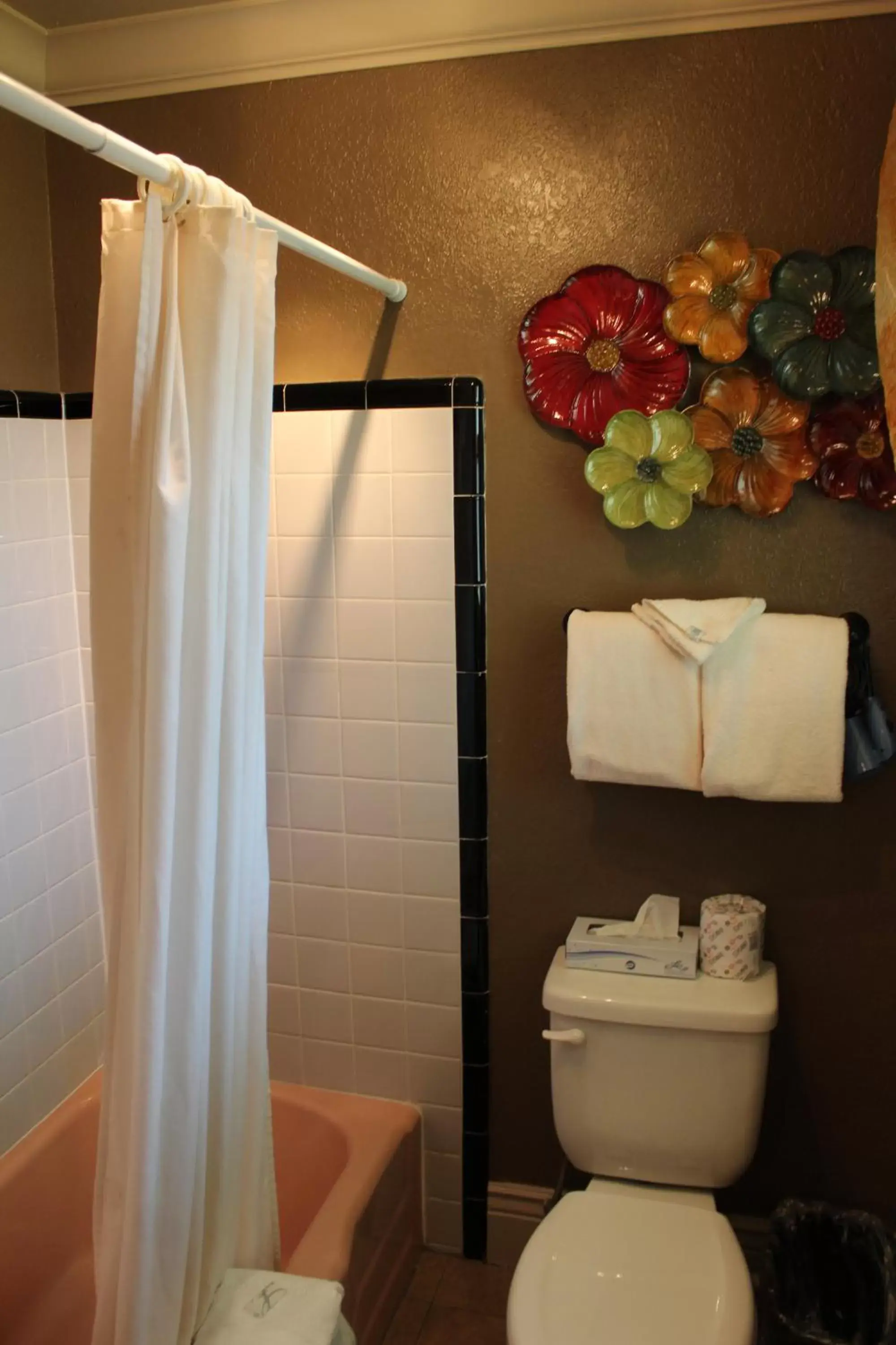 Bathroom in The Siesta Motel