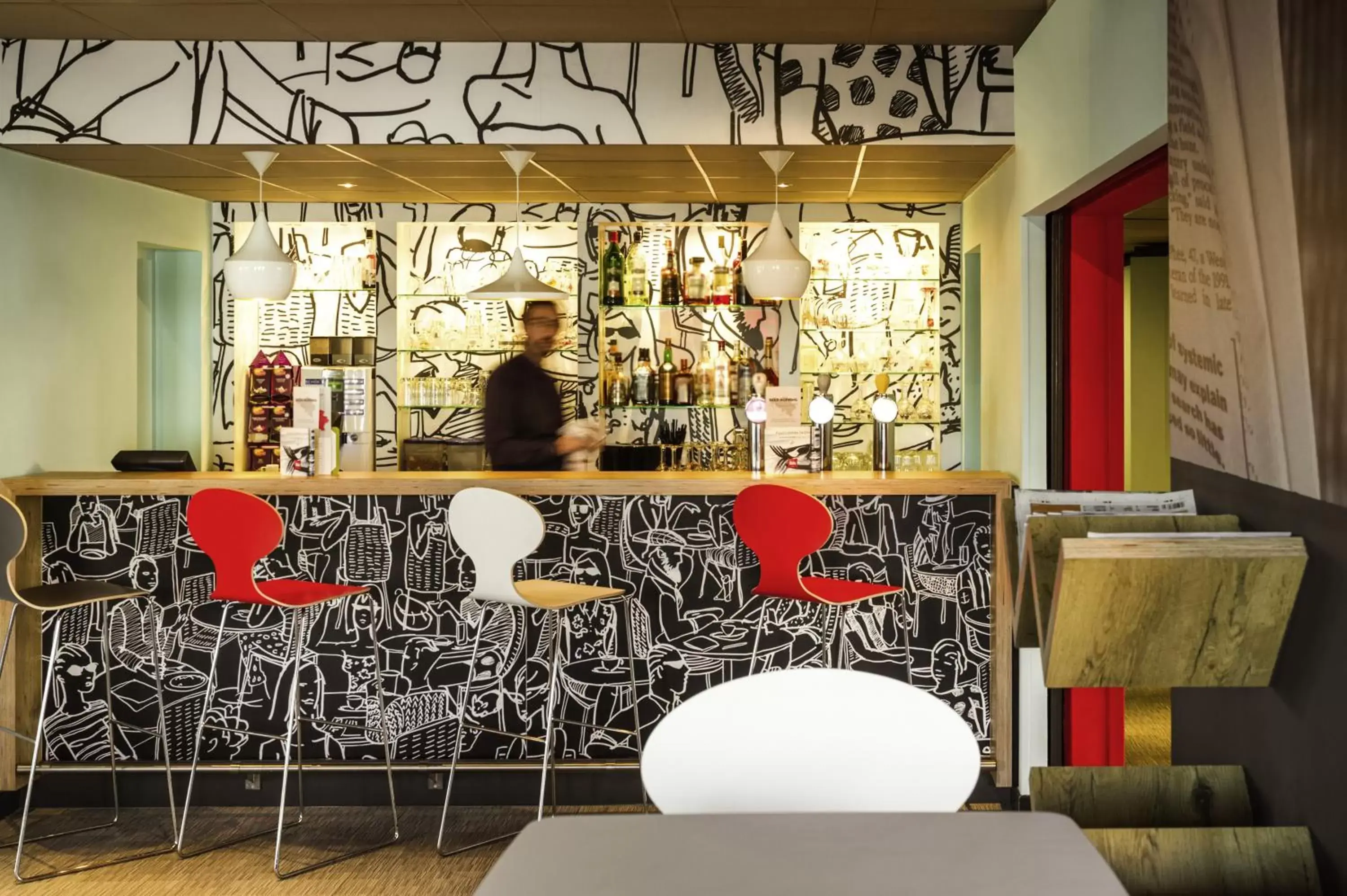 Lounge or bar in ibis Hotel Brussels Airport