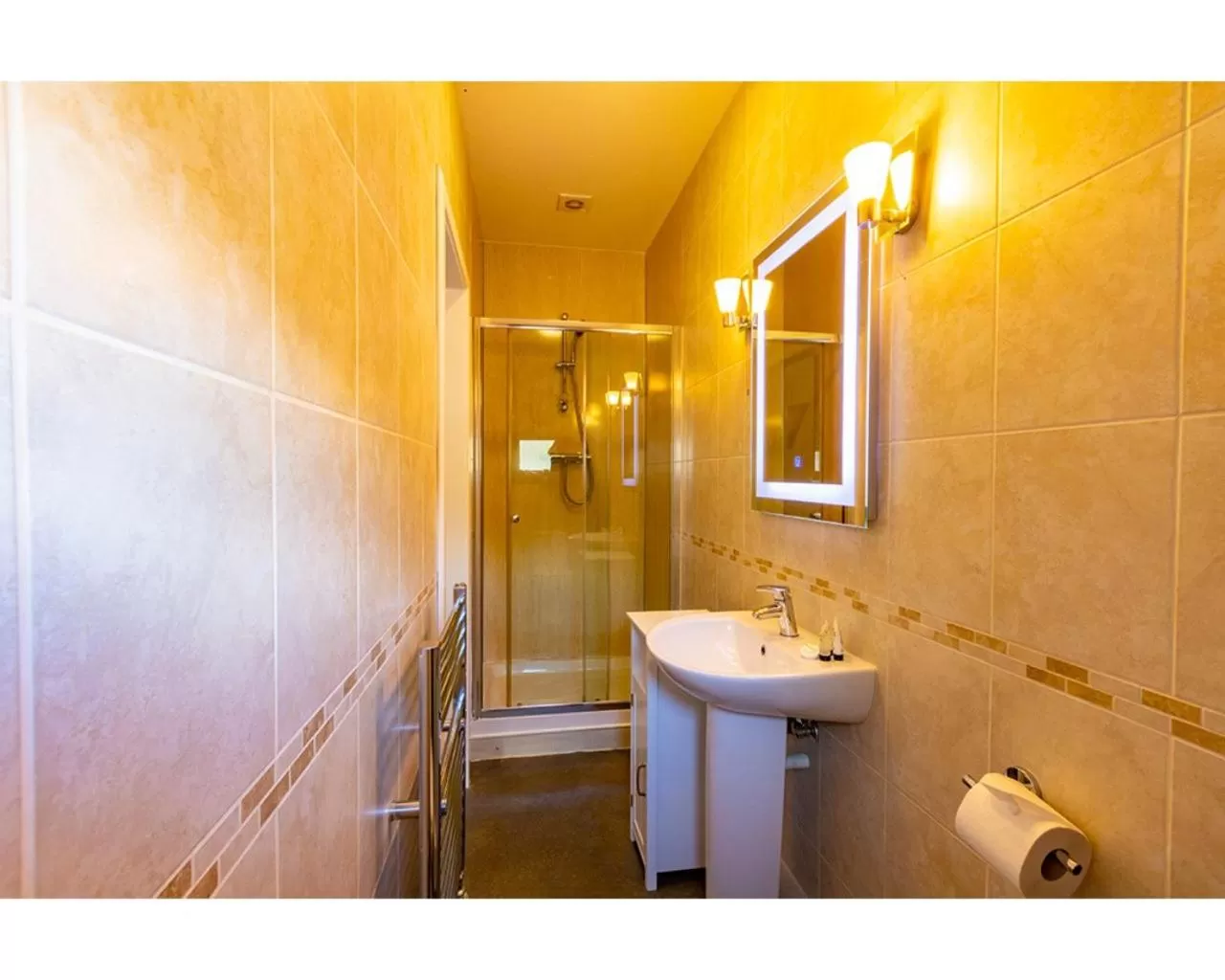 Bathroom in Crown Hotel