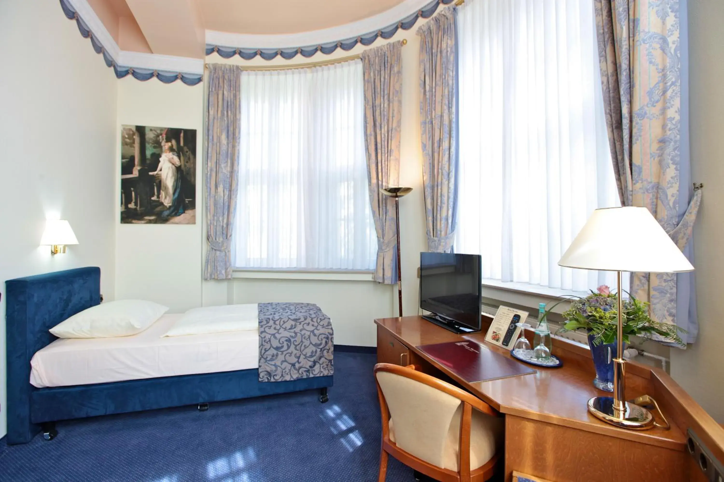 Photo of the whole room, TV/Entertainment Center in Hotel Viktoria