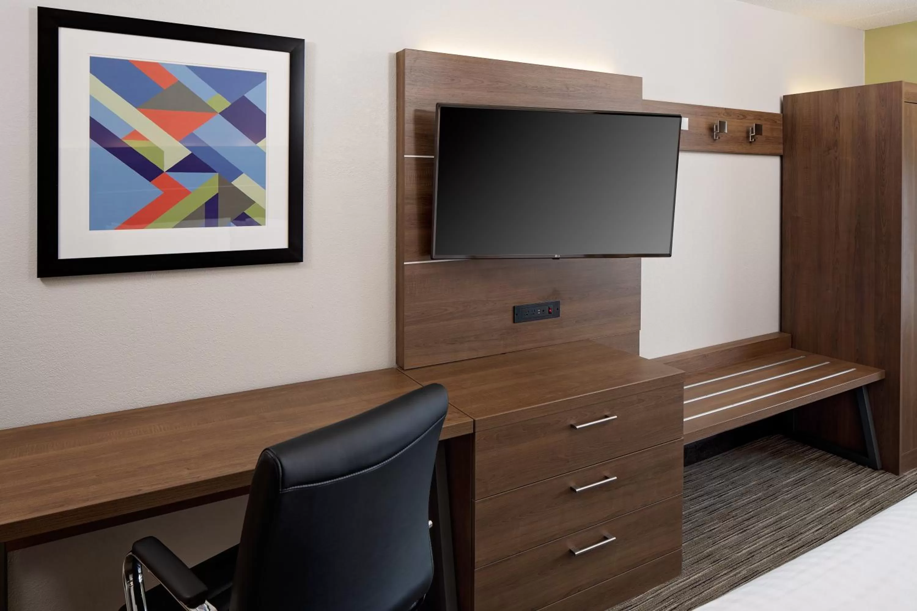 Bedroom in Holiday Inn Express Harrisburg East by IHG