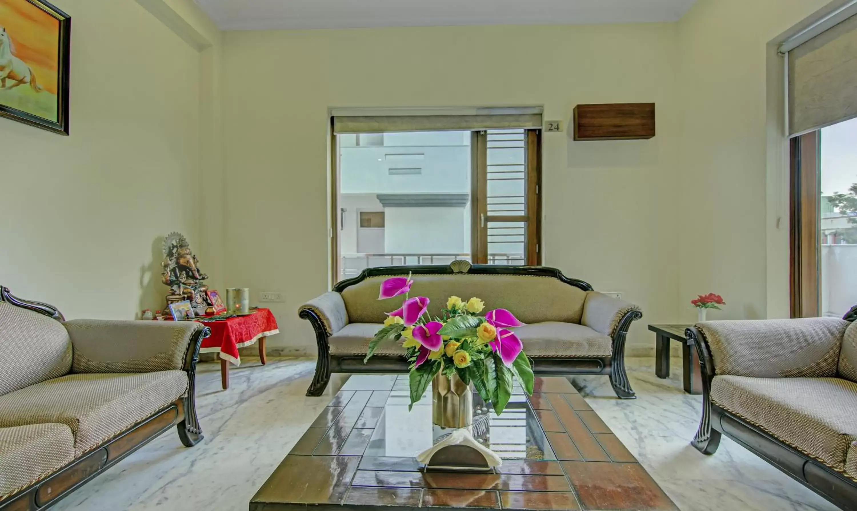 Lobby or reception in Itsy Hotels Swastika Inn Sector 26 Lobby or reception in Itsy Hotels Swastika Inn Sector 26