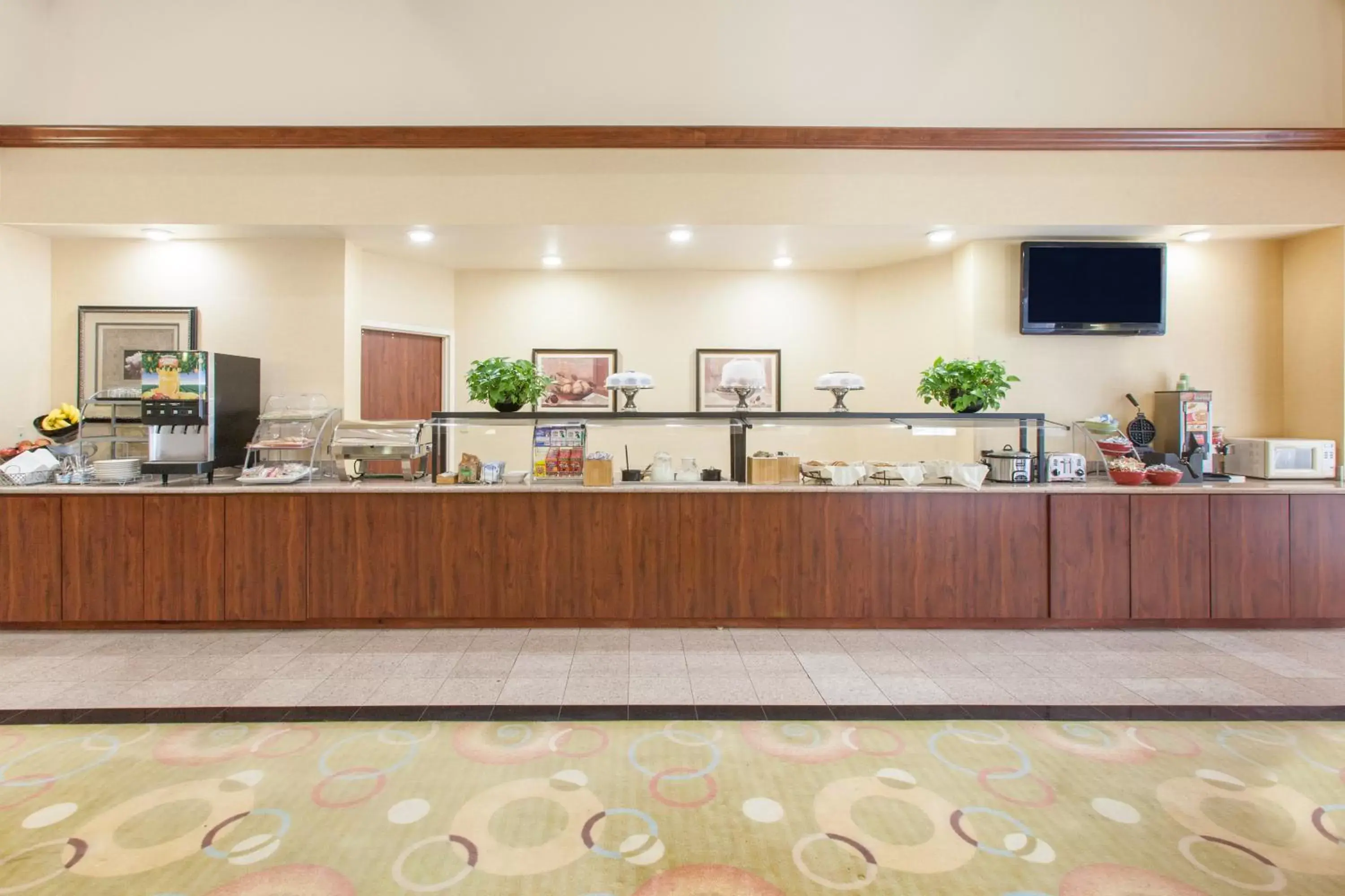 Restaurant/places to eat in Hawthorn Suites Midwest City