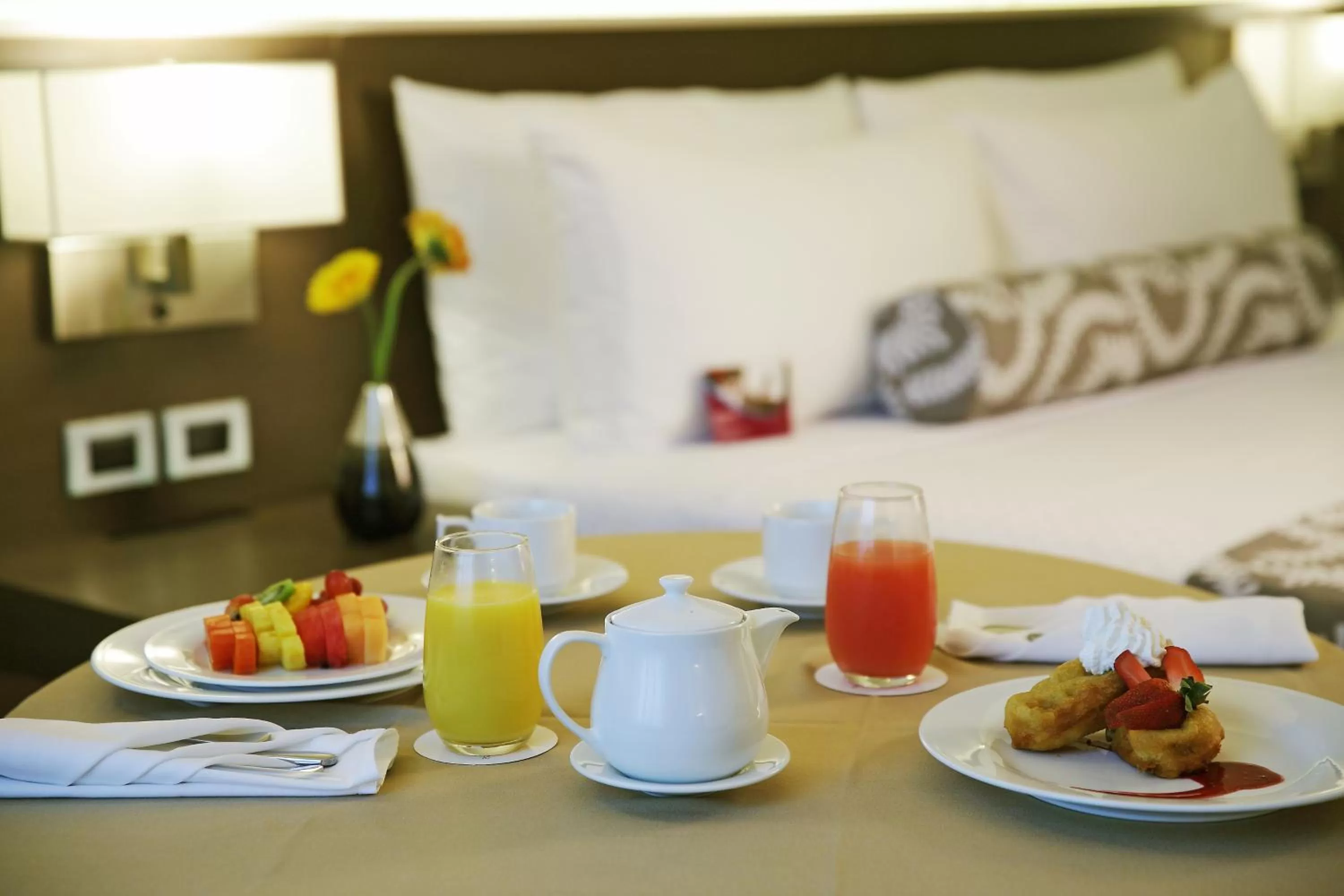 Food, Bed in Crowne Plaza Airport by IHG