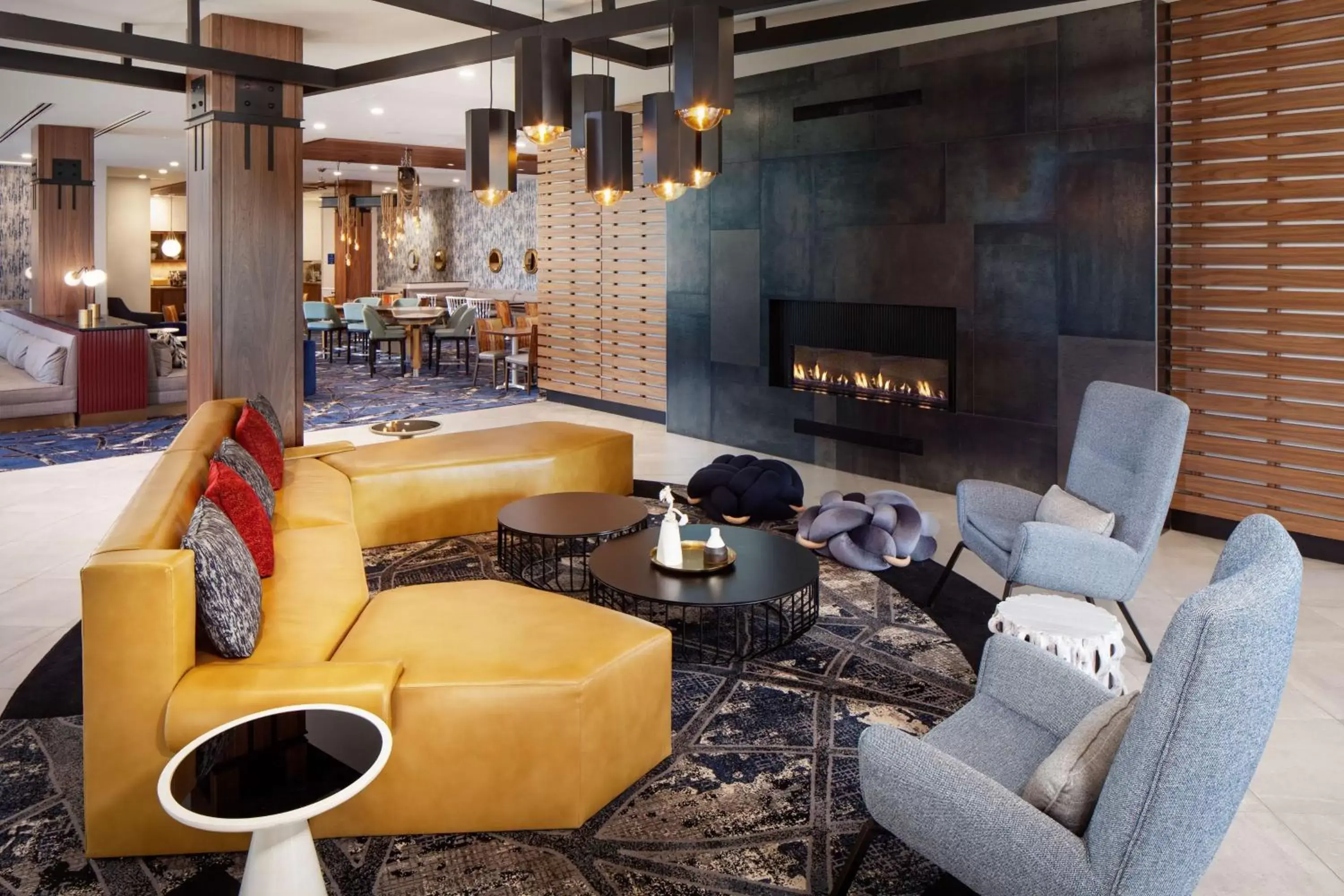 Lobby or reception, Lounge/Bar in Hampton Inn Boston Seaport District