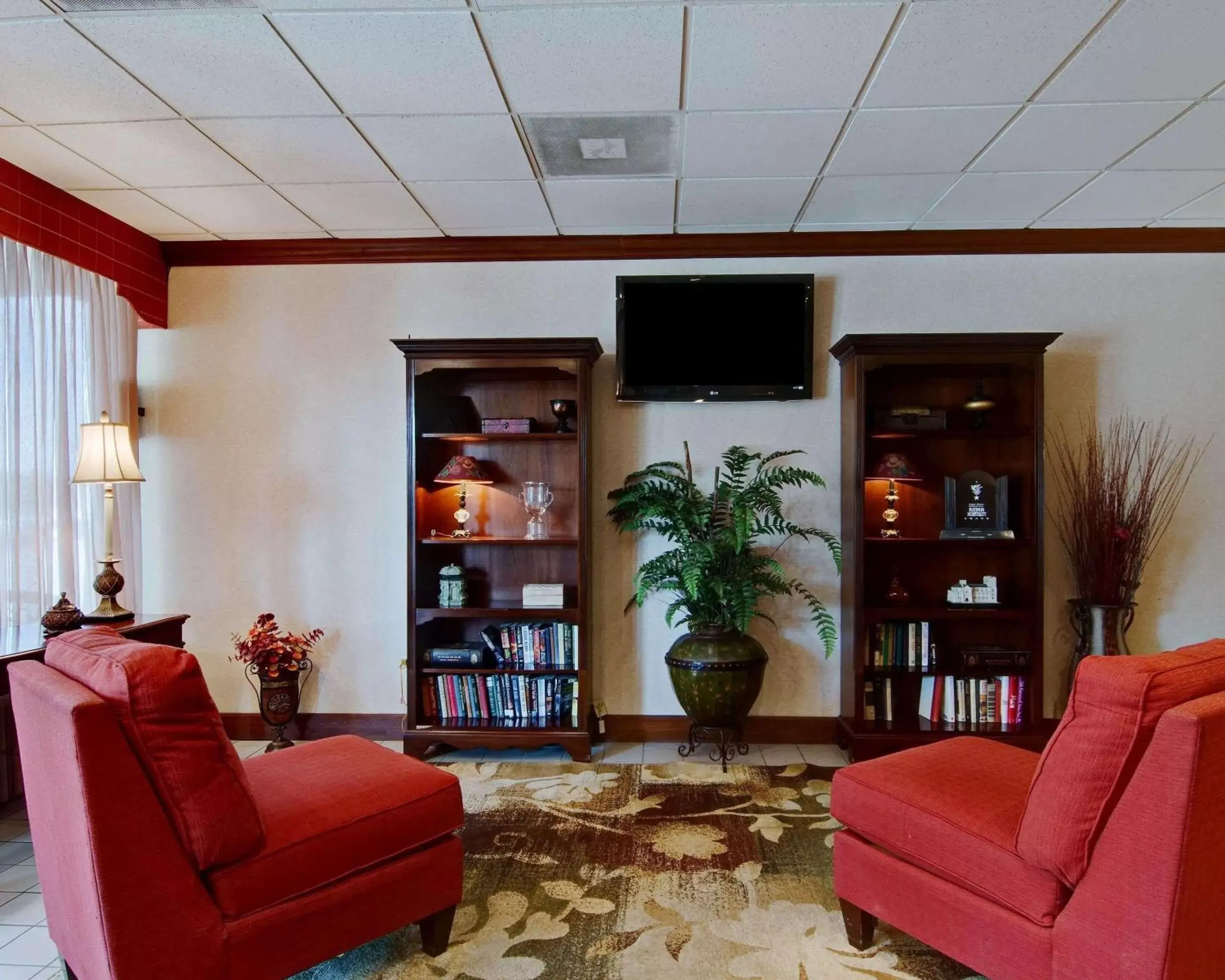 Lobby or reception, Seating Area in Quality Inn Beckley