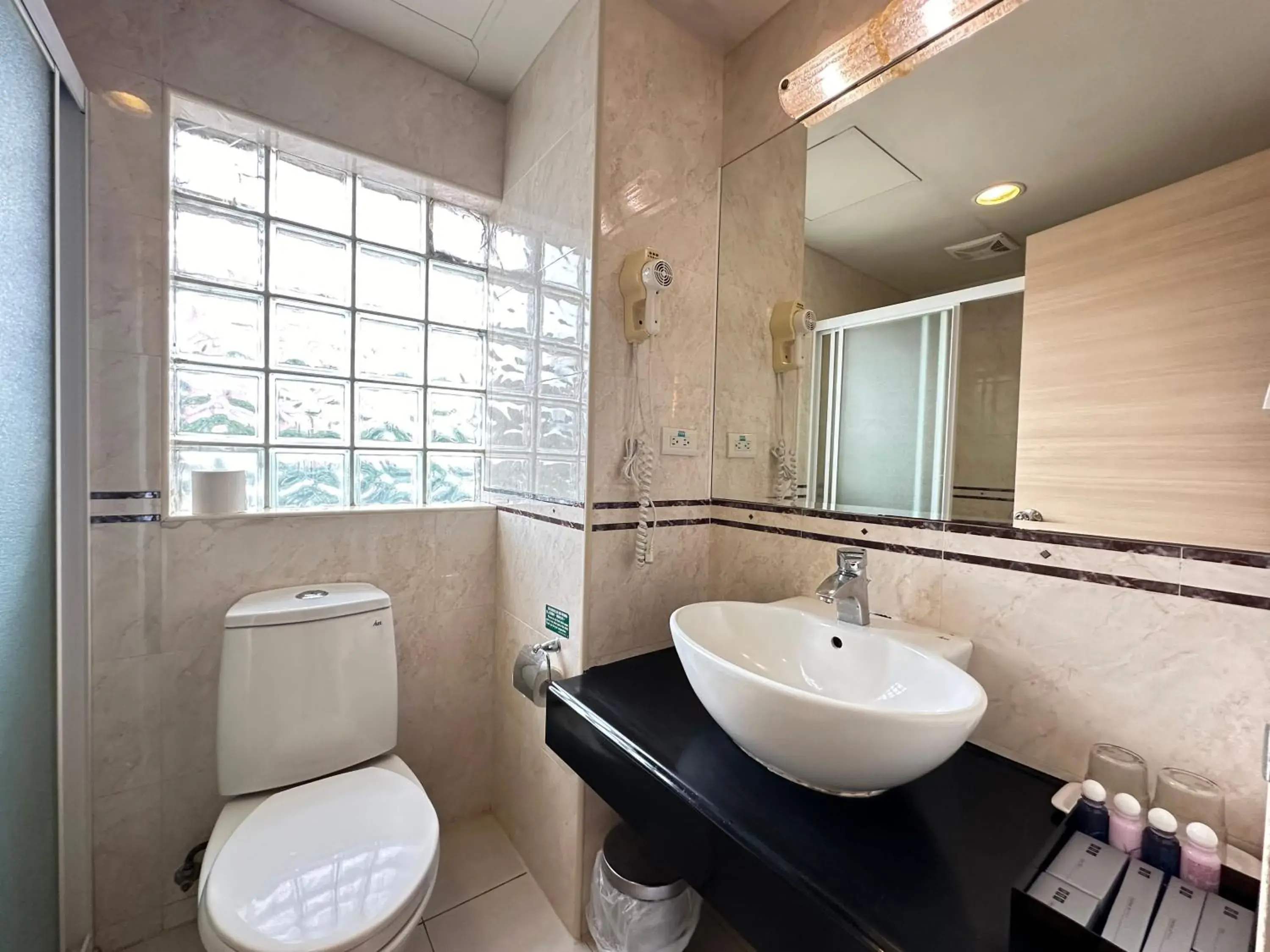 Bathroom in CHIENTAN Youth Hotel