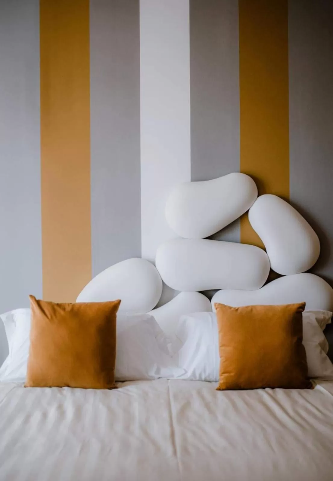 Bed in Panoramic Villa Garassino - country rooms and fine restaurant