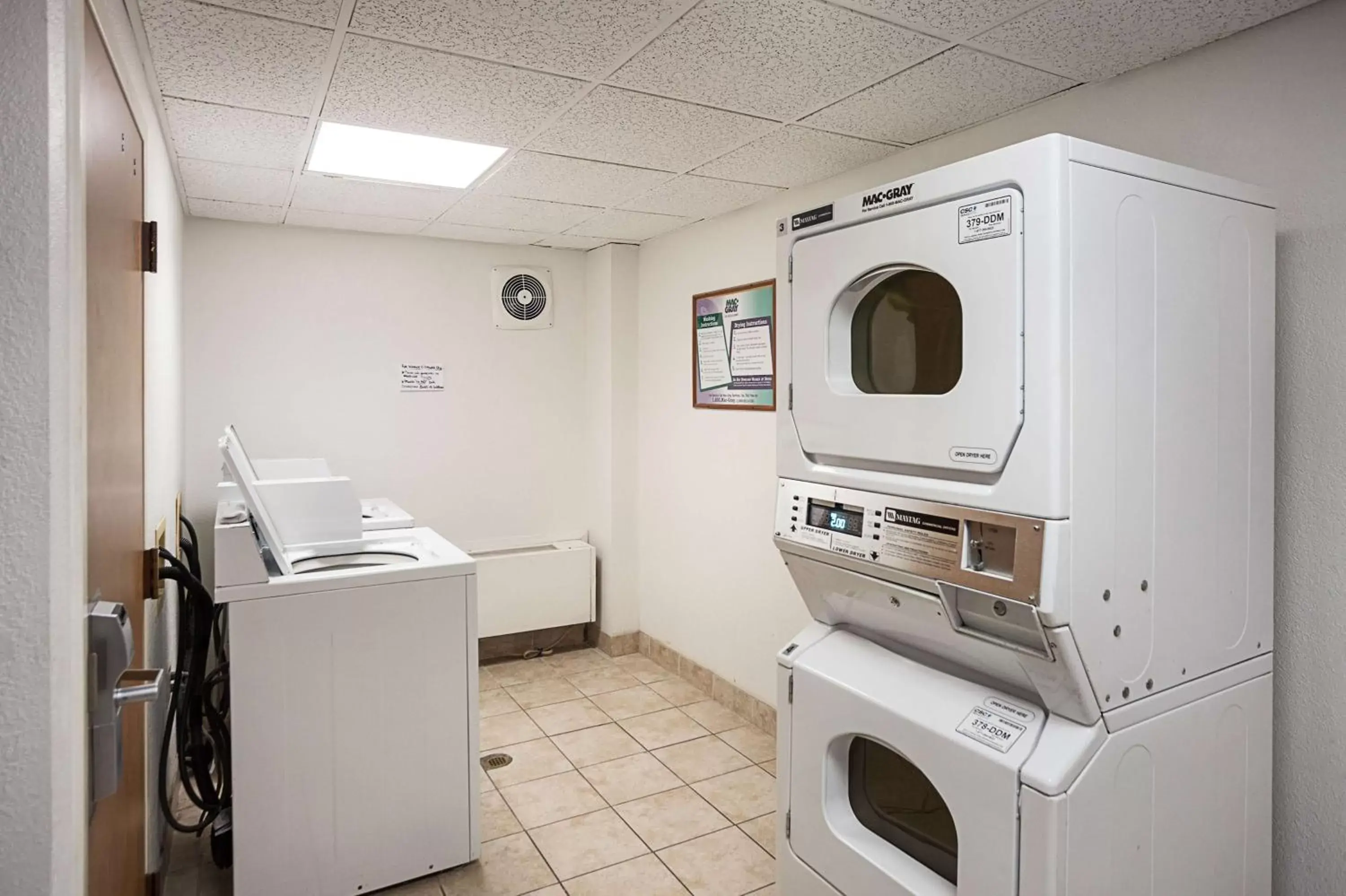 On site, Kitchen/Kitchenette in Motel 6-Binghamton, NY