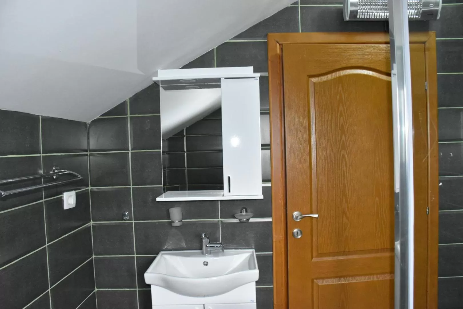 OSTROG Aparthotel KOLIBA-VLASTNIŠTVO MANASTIRA OSTROG