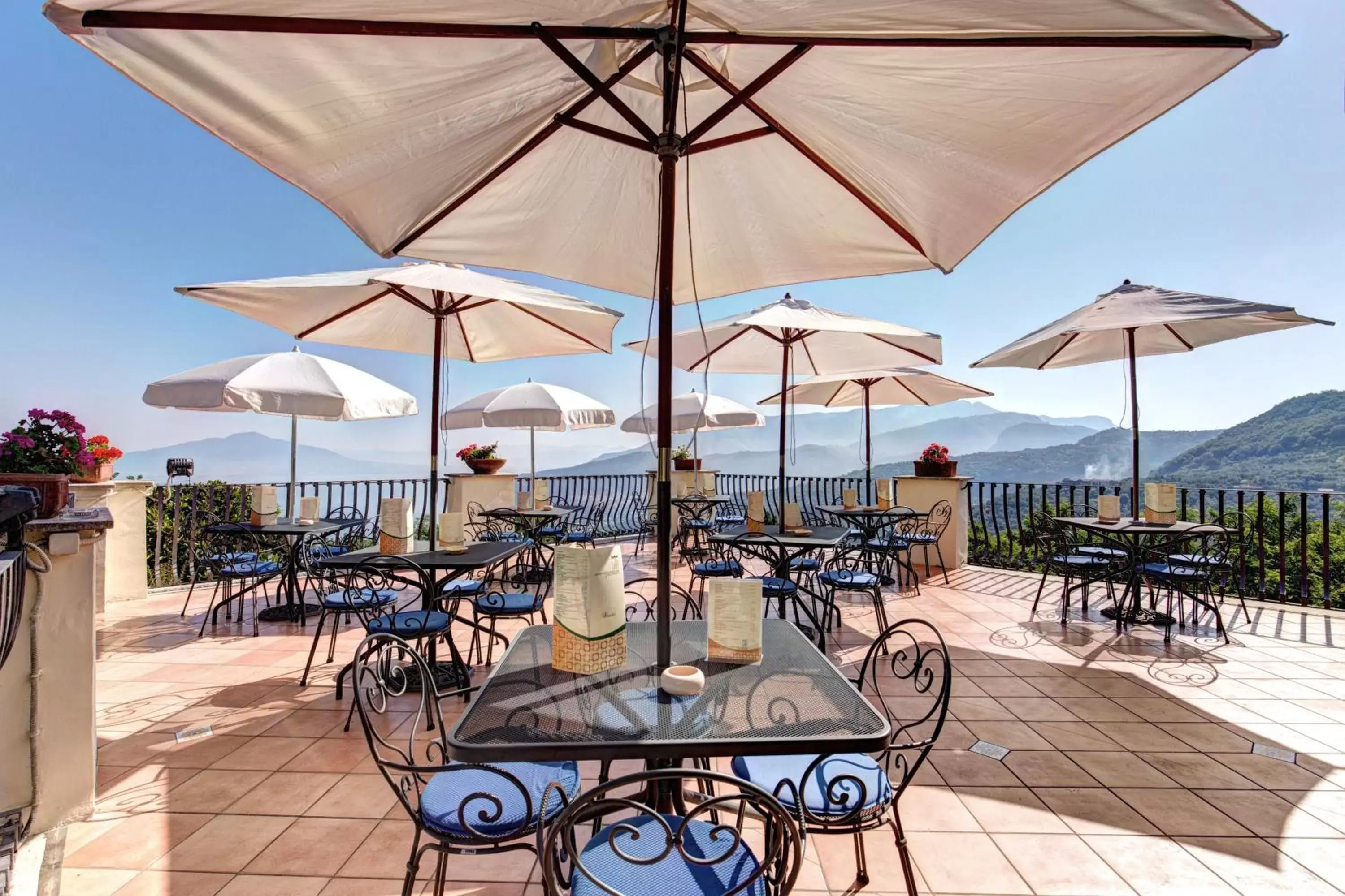 Balcony/Terrace, Restaurant/Places to Eat in Grand Hotel Hermitage