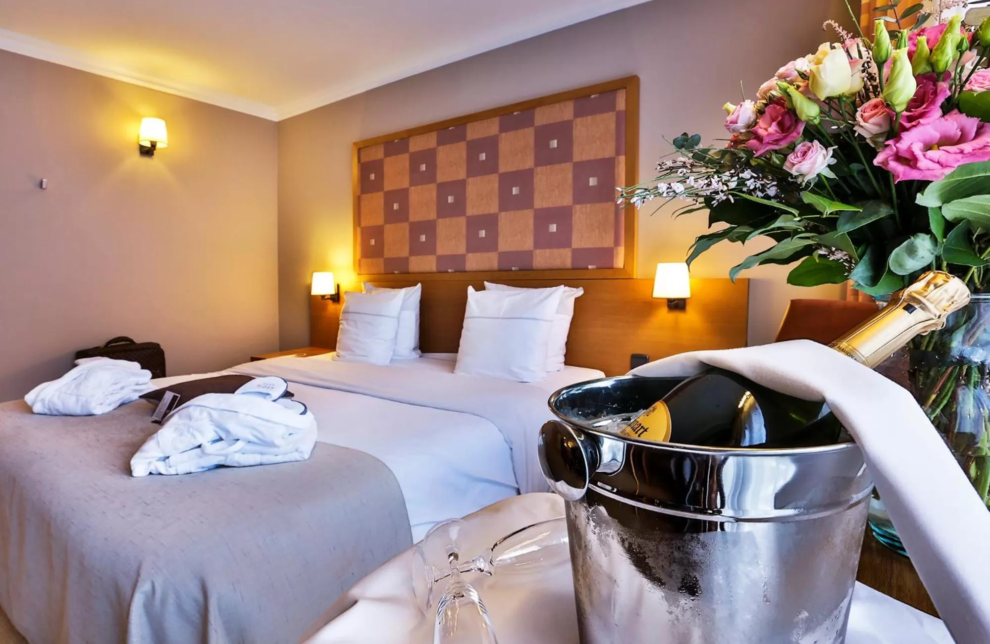 Bedroom, Bed in Hotel Quartier Latin