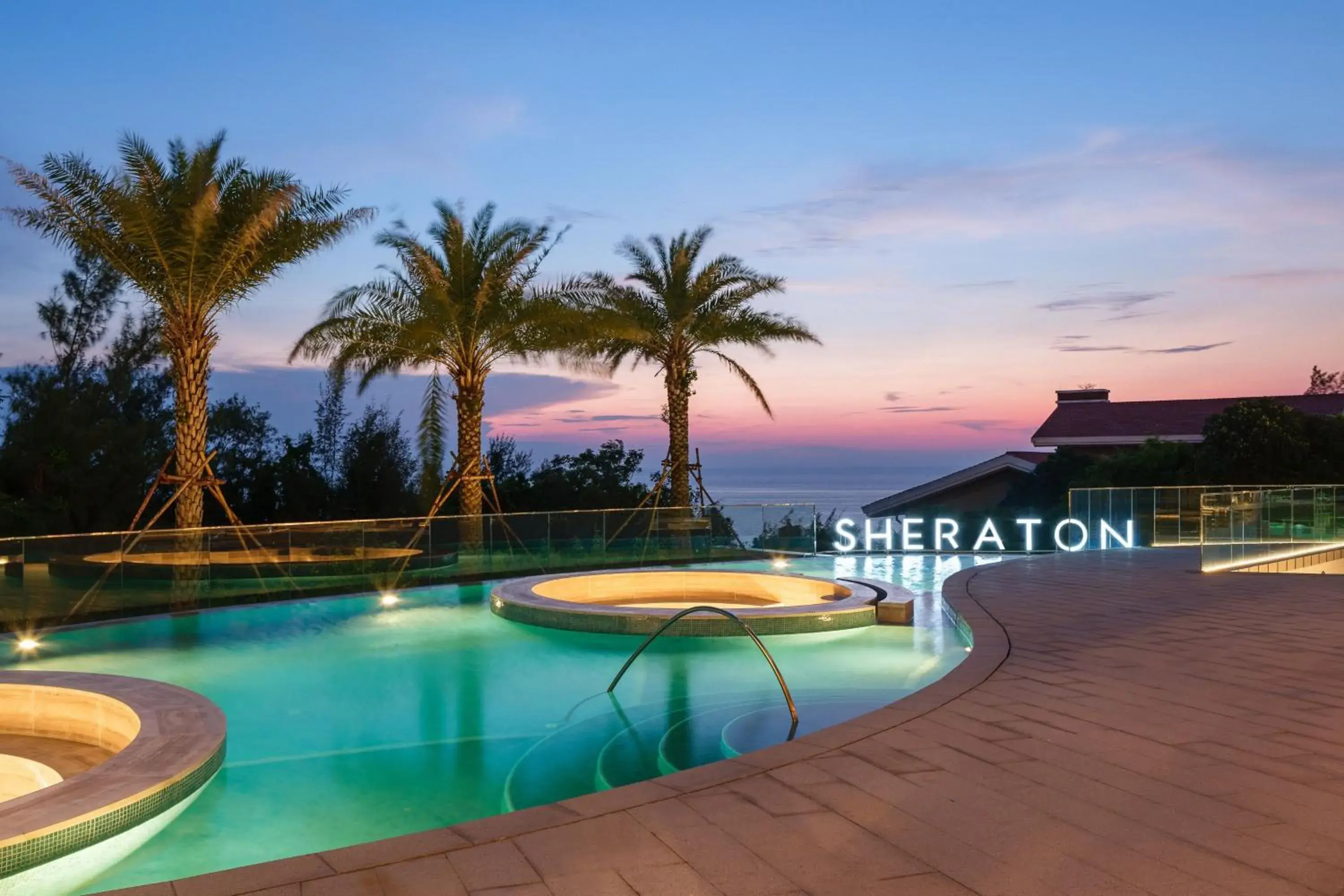 Swimming Pool in Sheraton Beihai Resort