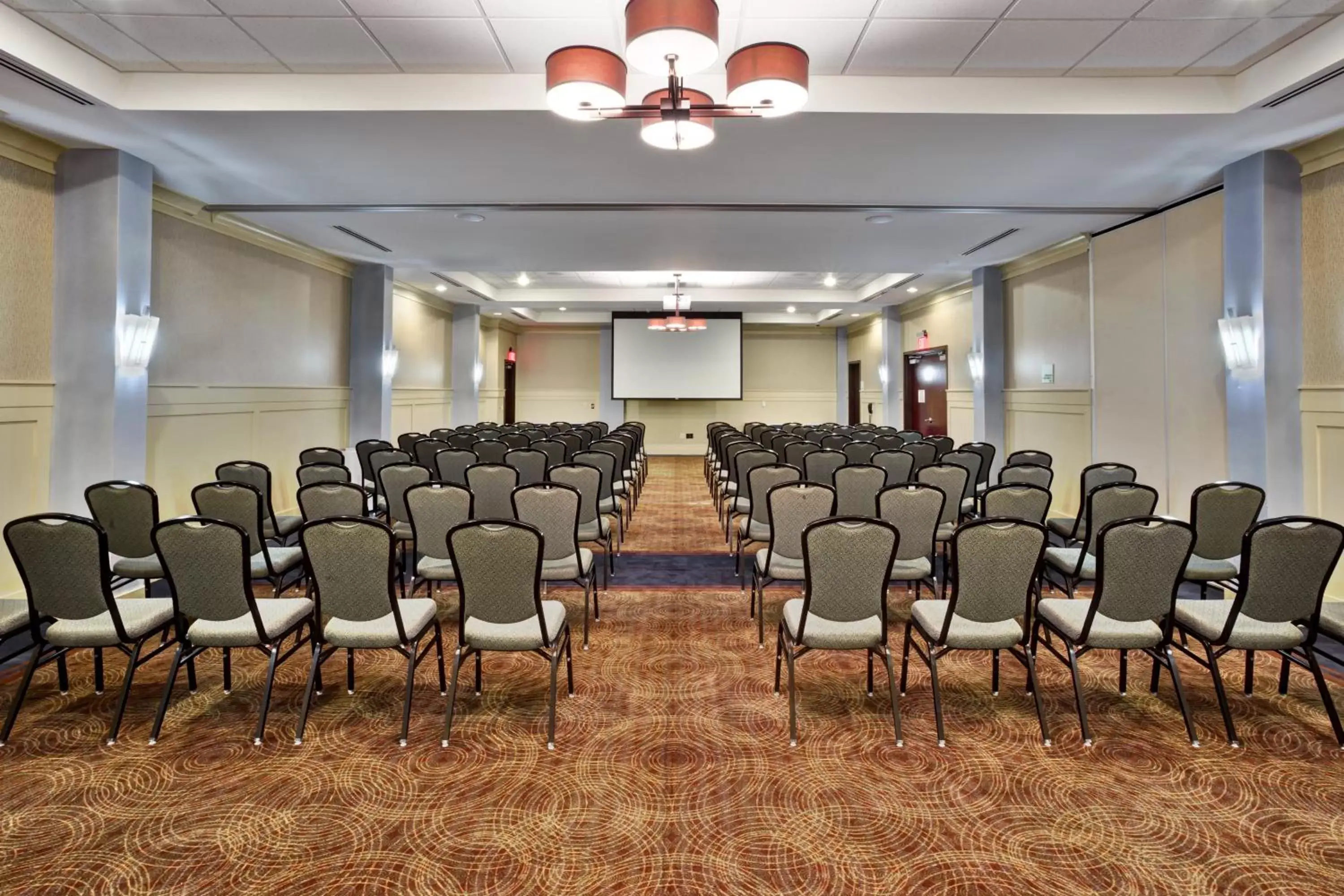 Meeting/conference room in Holiday Inn Hotel Detroit Metro Airport, an IHG Hotel