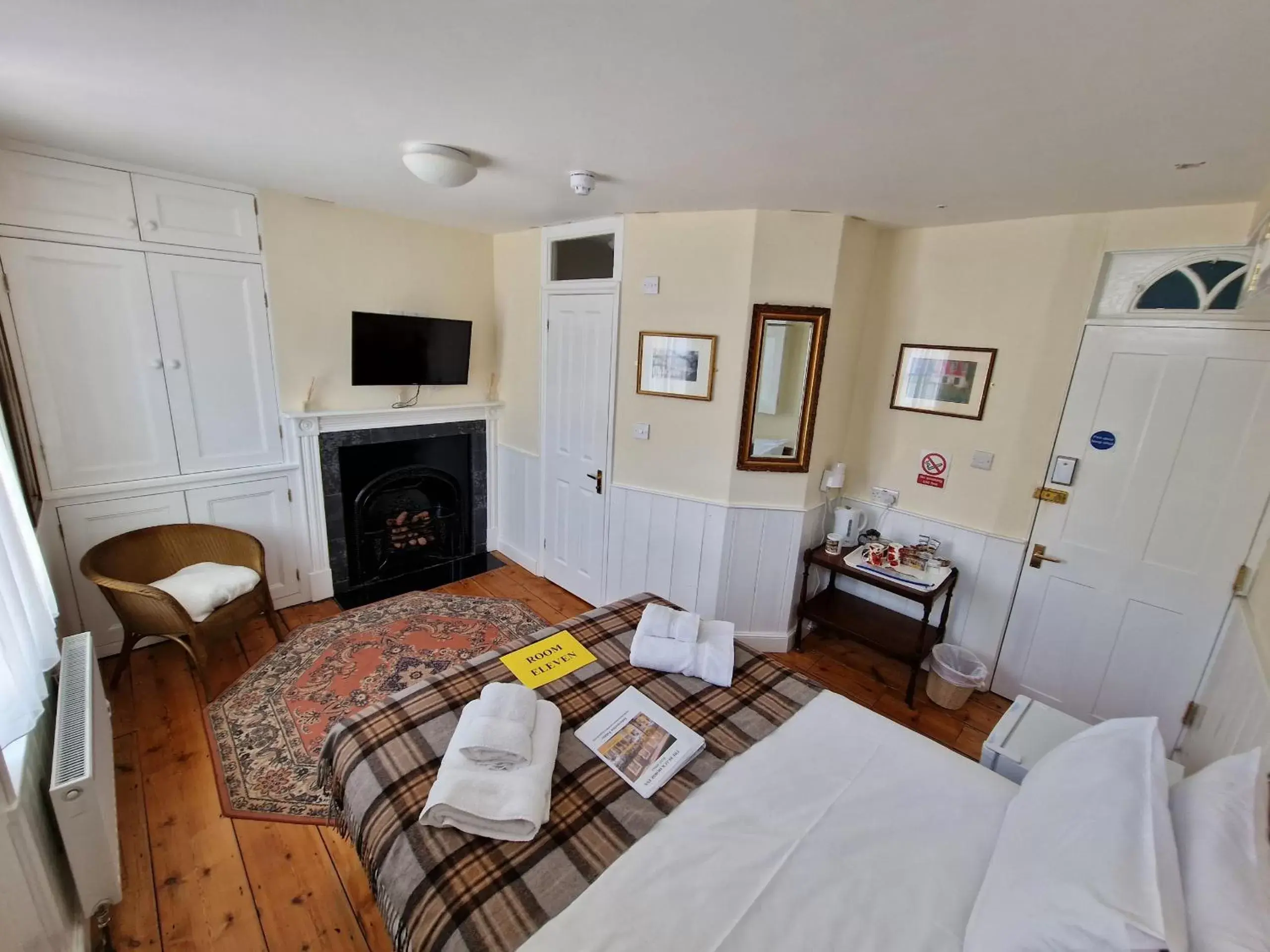 Bedroom, Seating Area in Canterbury Black Horse