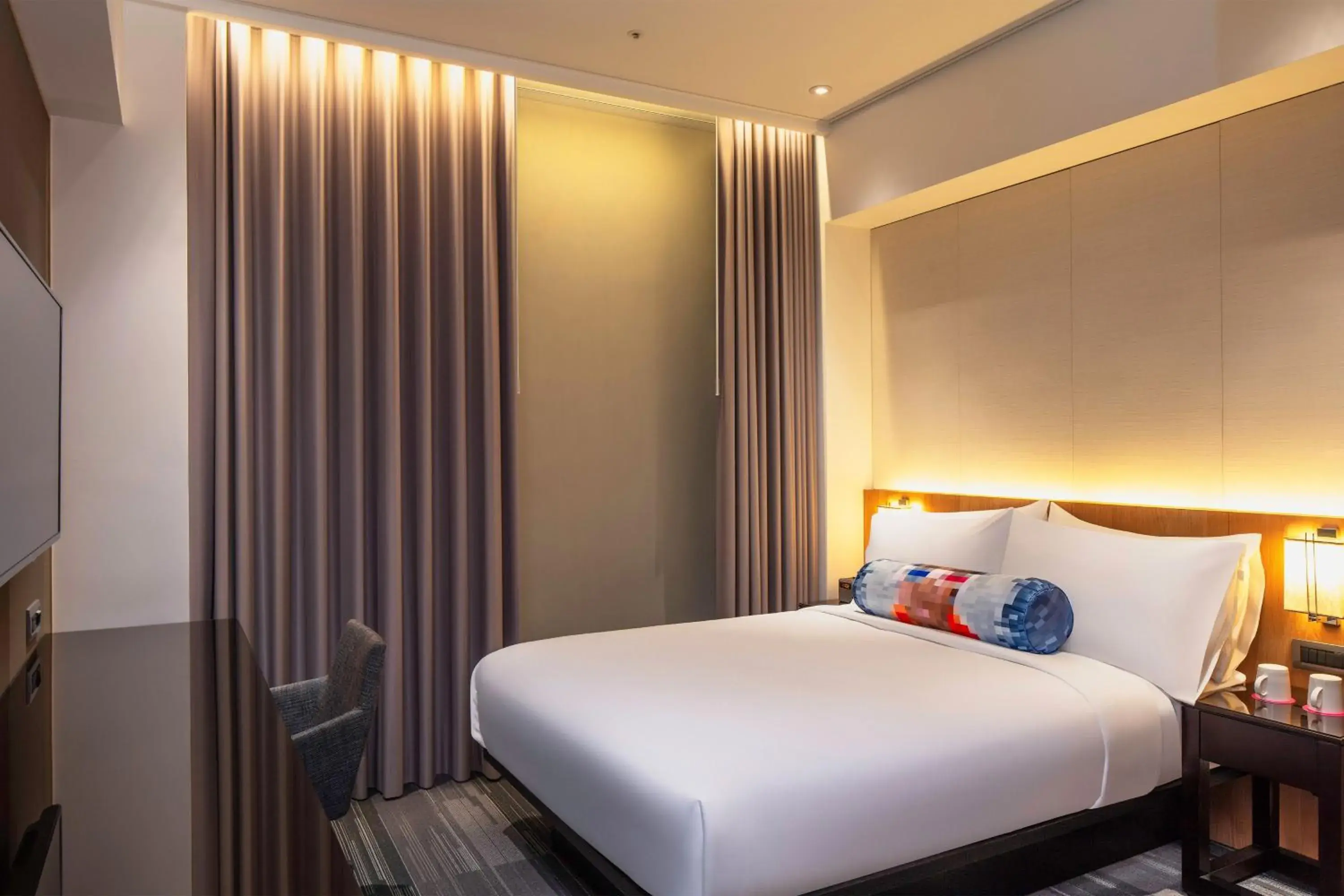 Photo of the whole room, Bed in Aloft Taipei Zhongshan