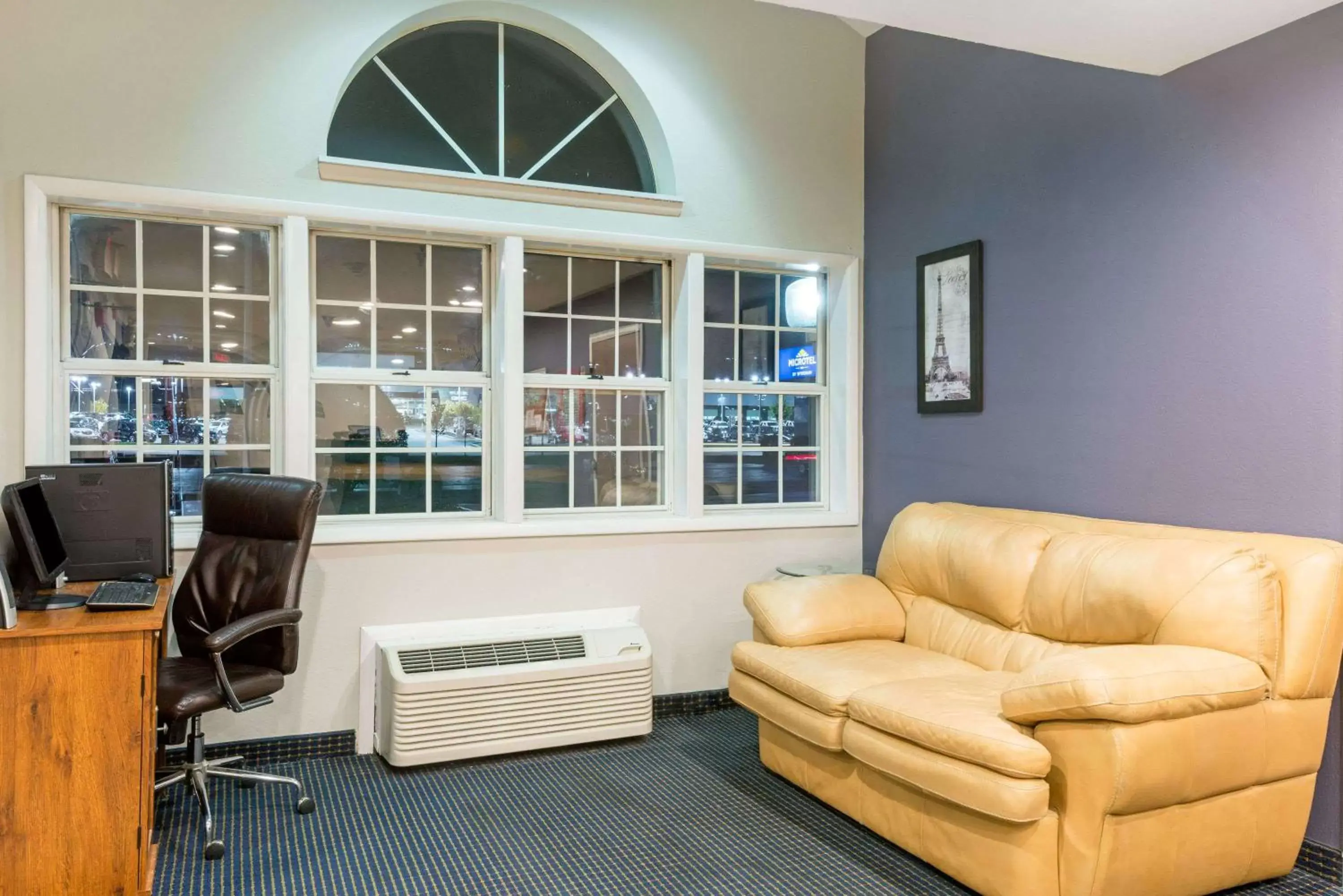 Lobby or reception, Seating Area in Microtel Inn by Wyndham Henrietta