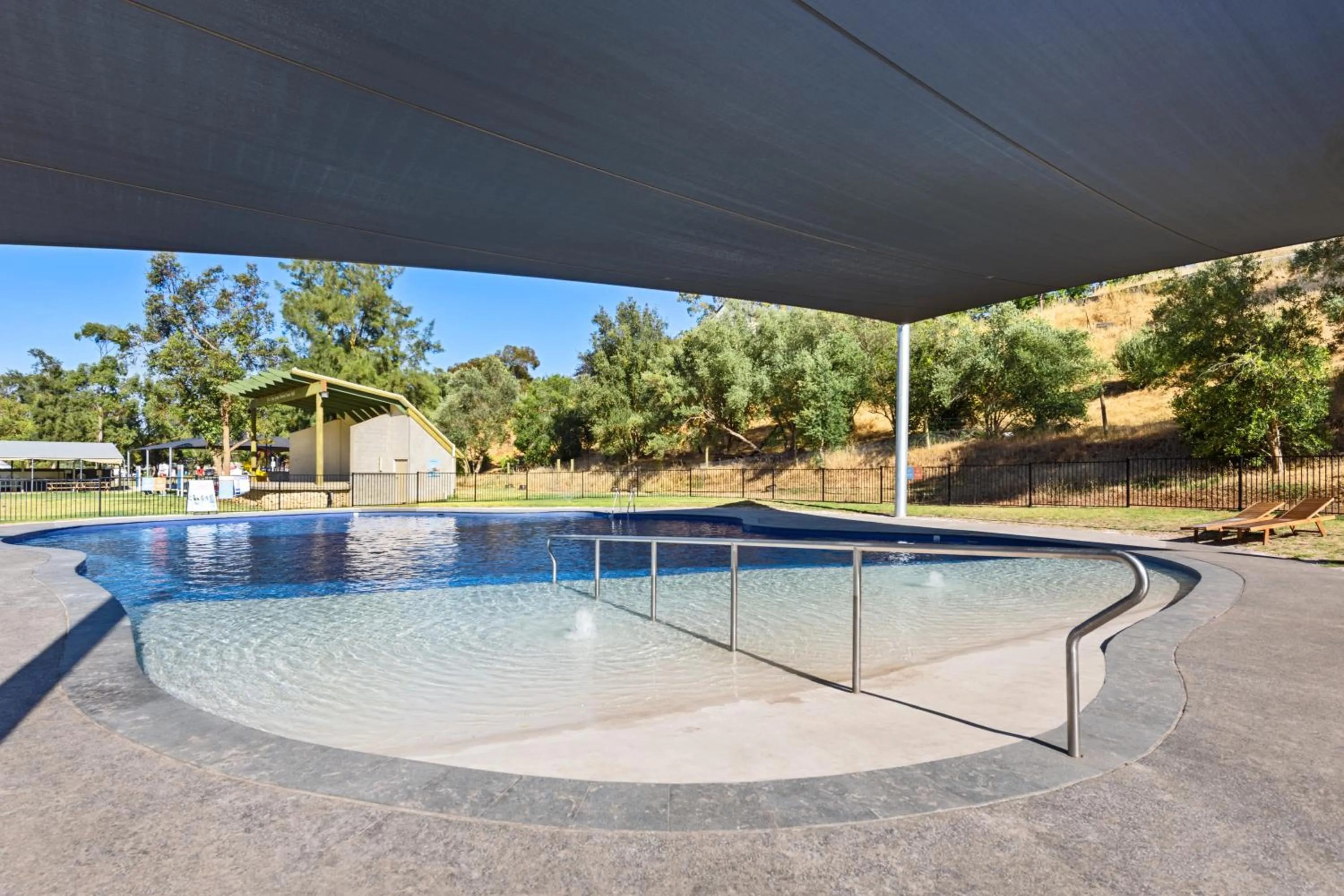 Swimming pool in Discovery Parks - Barossa Valley