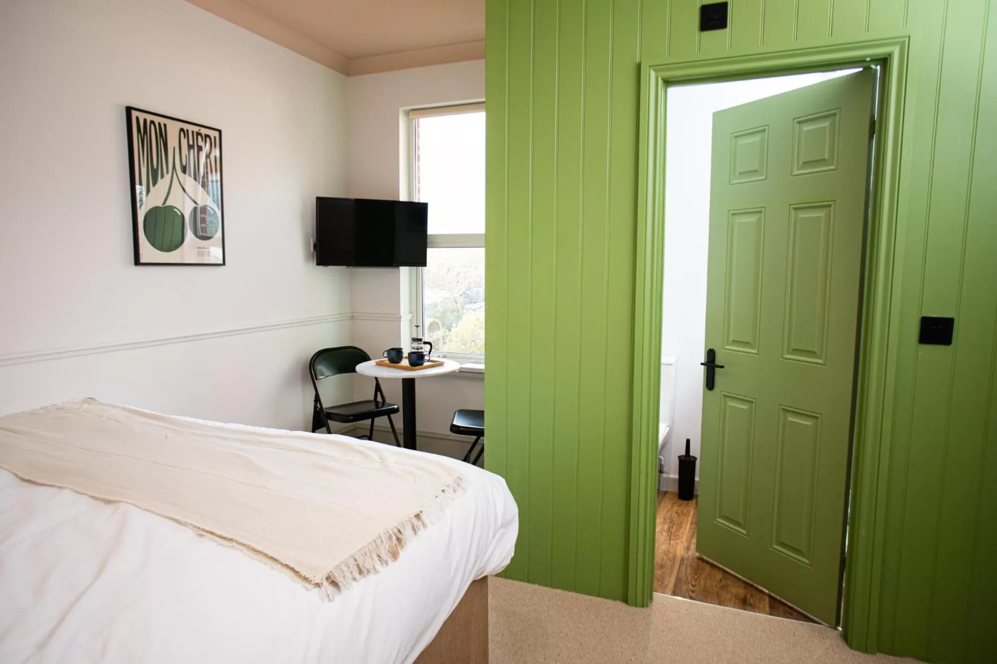 Bed in Settle in Southampton