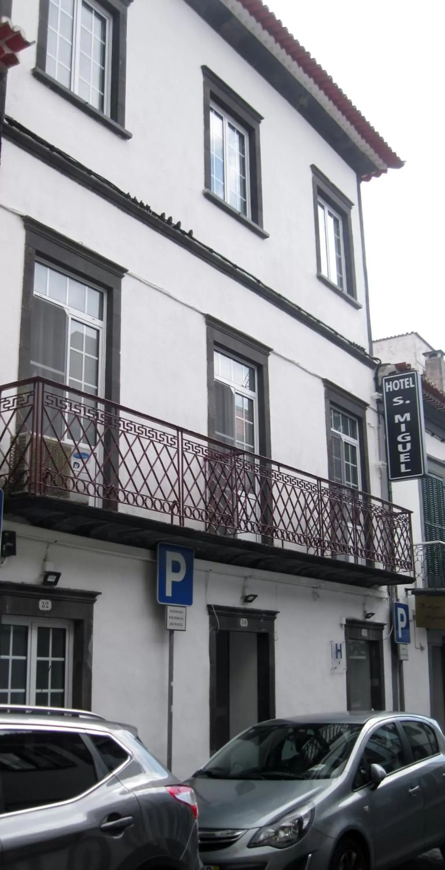 Facade/entrance, Property Building in Hotel São Miguel