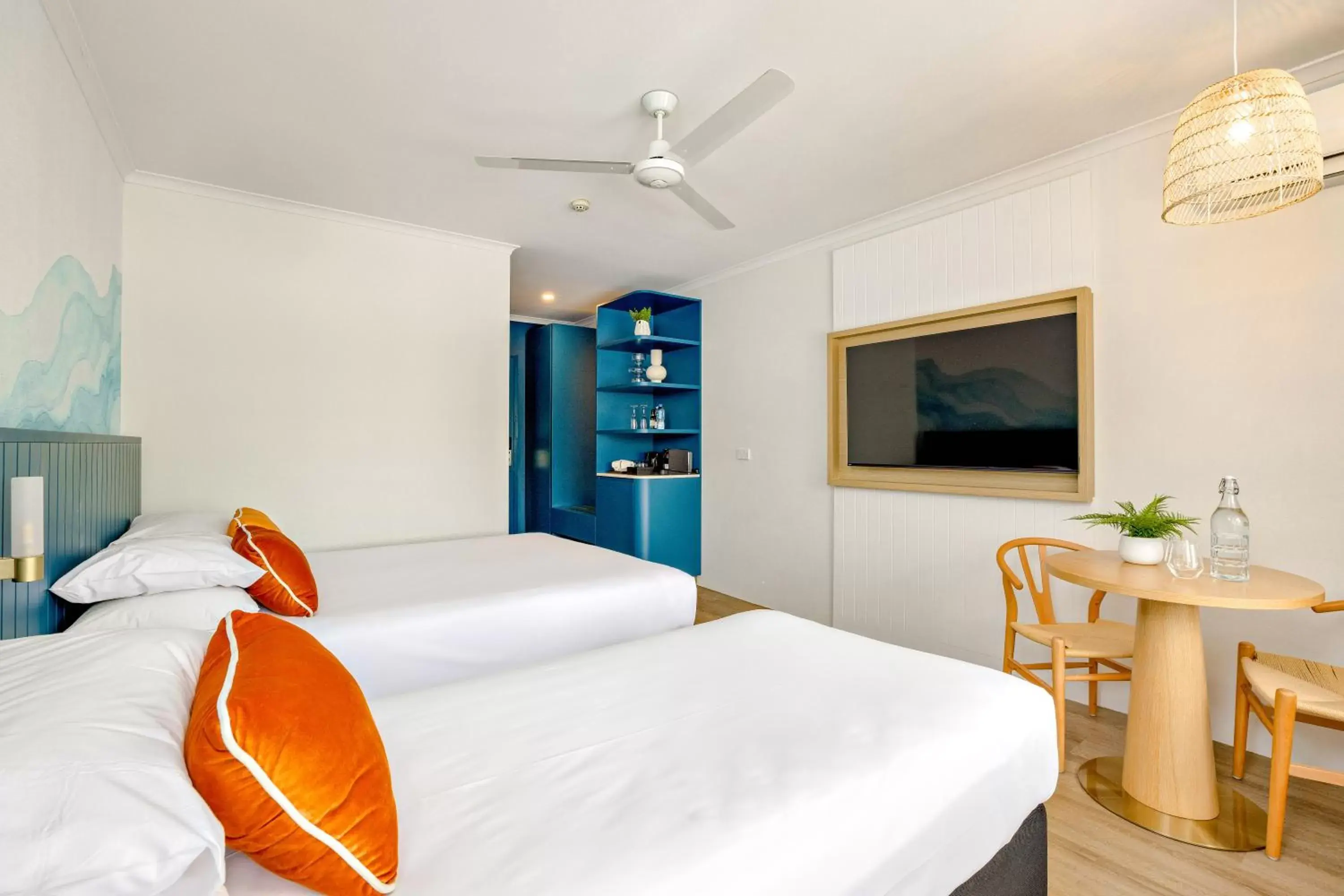 Bedroom, Bed in Mercure Cairns