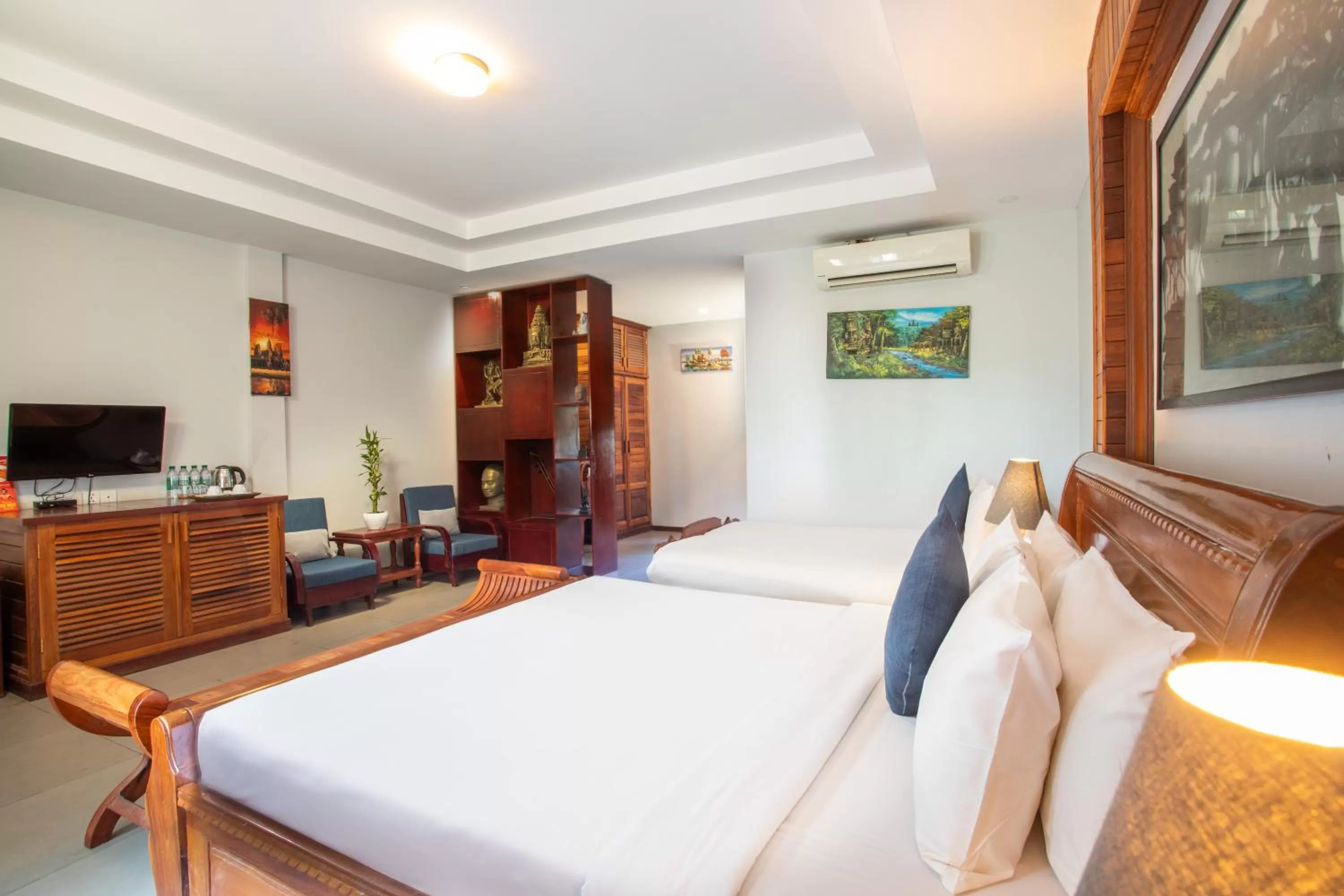 Bed in Samnak Lounge