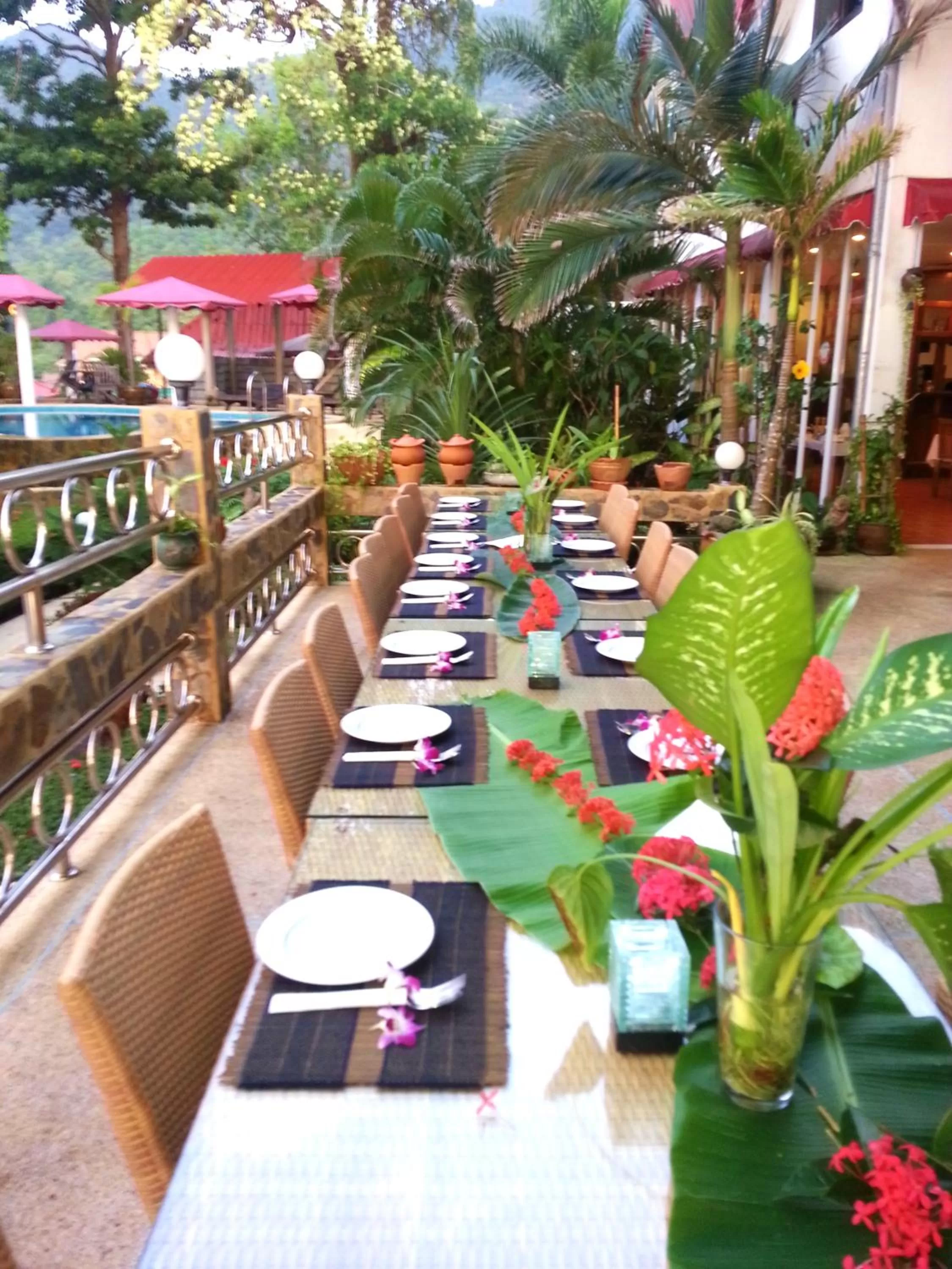 Restaurant/places to eat in Top Resort