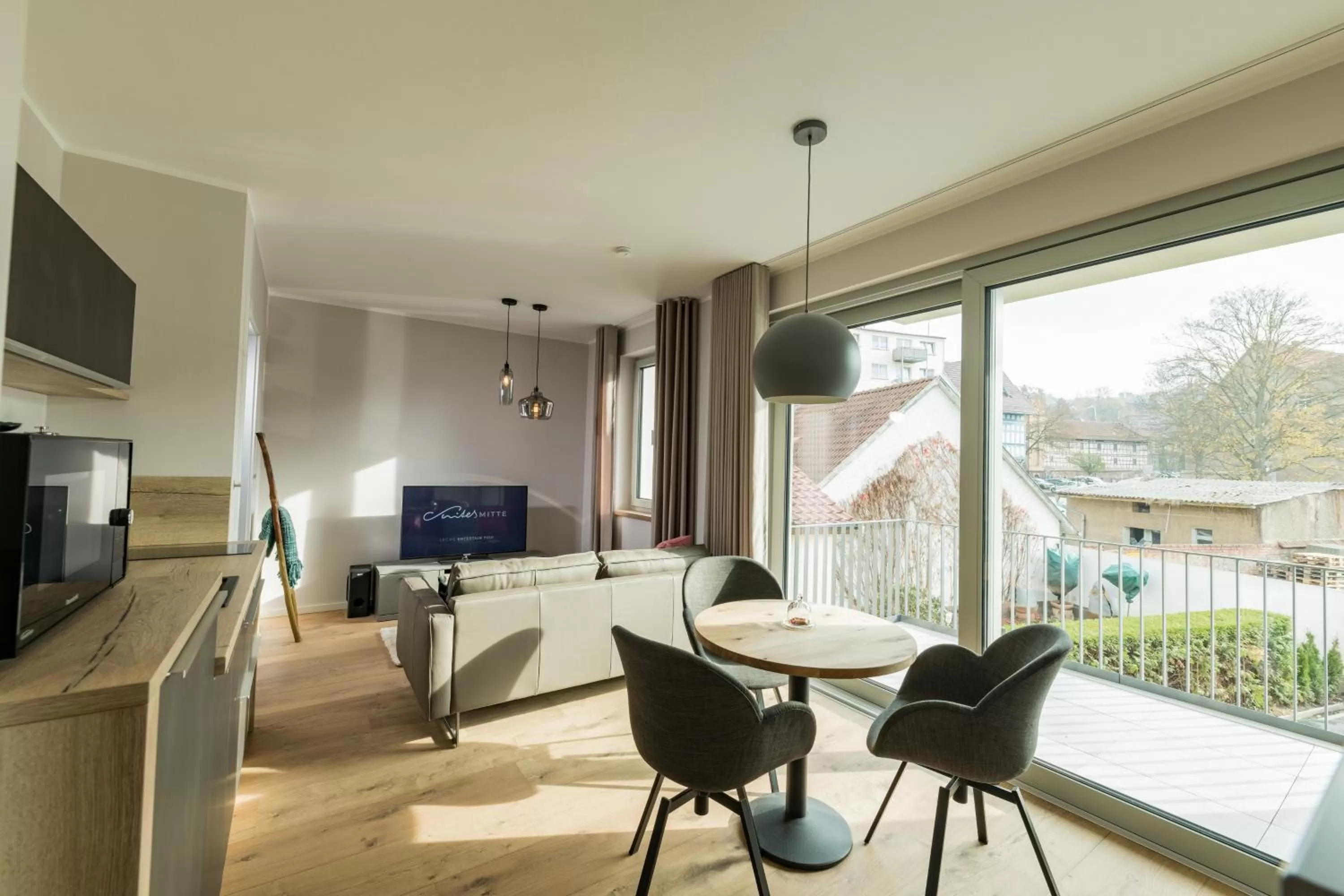 TV and multimedia in Suites MITTE - Aparthotel