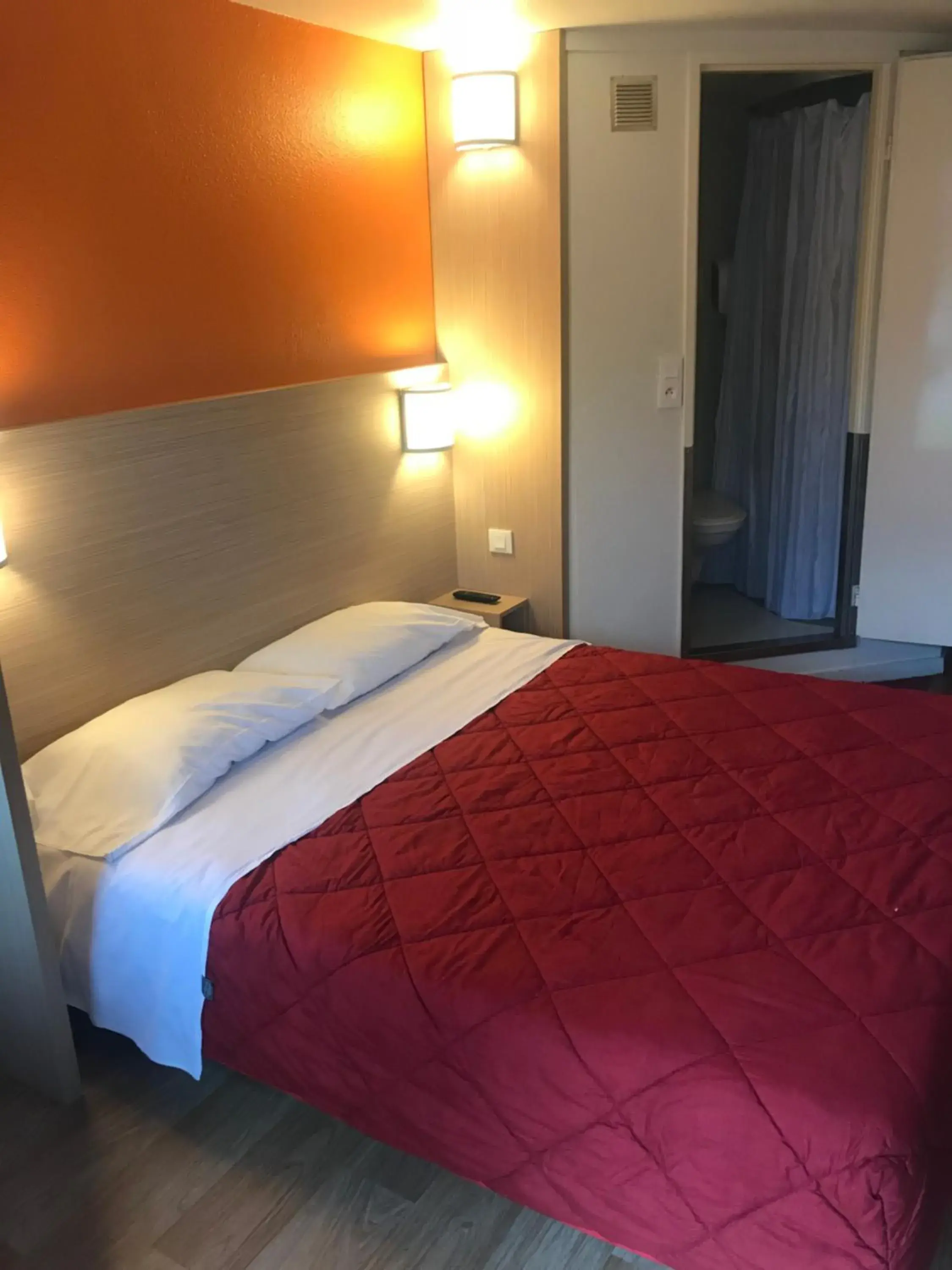 Bed in Premiere Classe Montbeliard - Sochaux