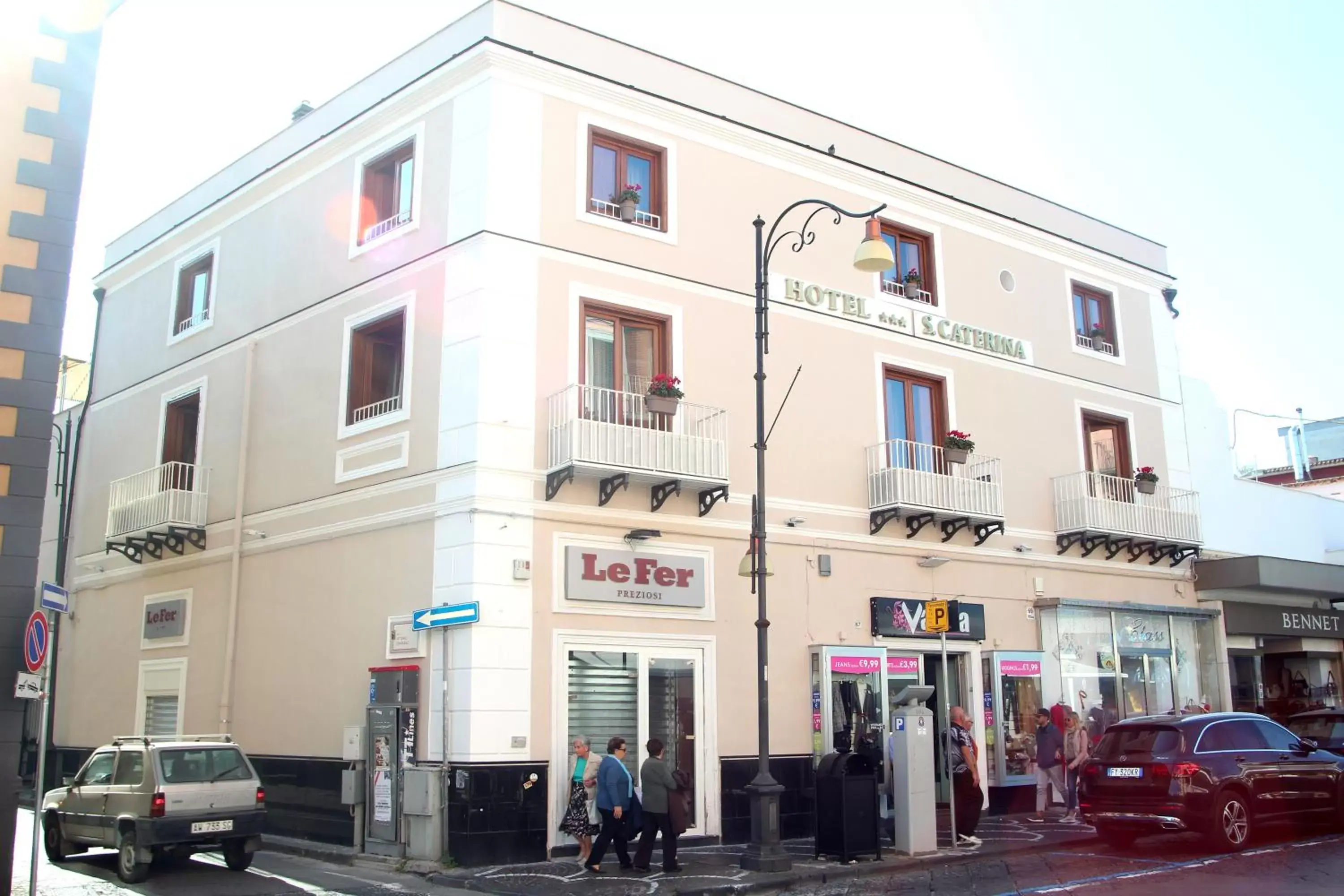 Property building in Santa Caterina