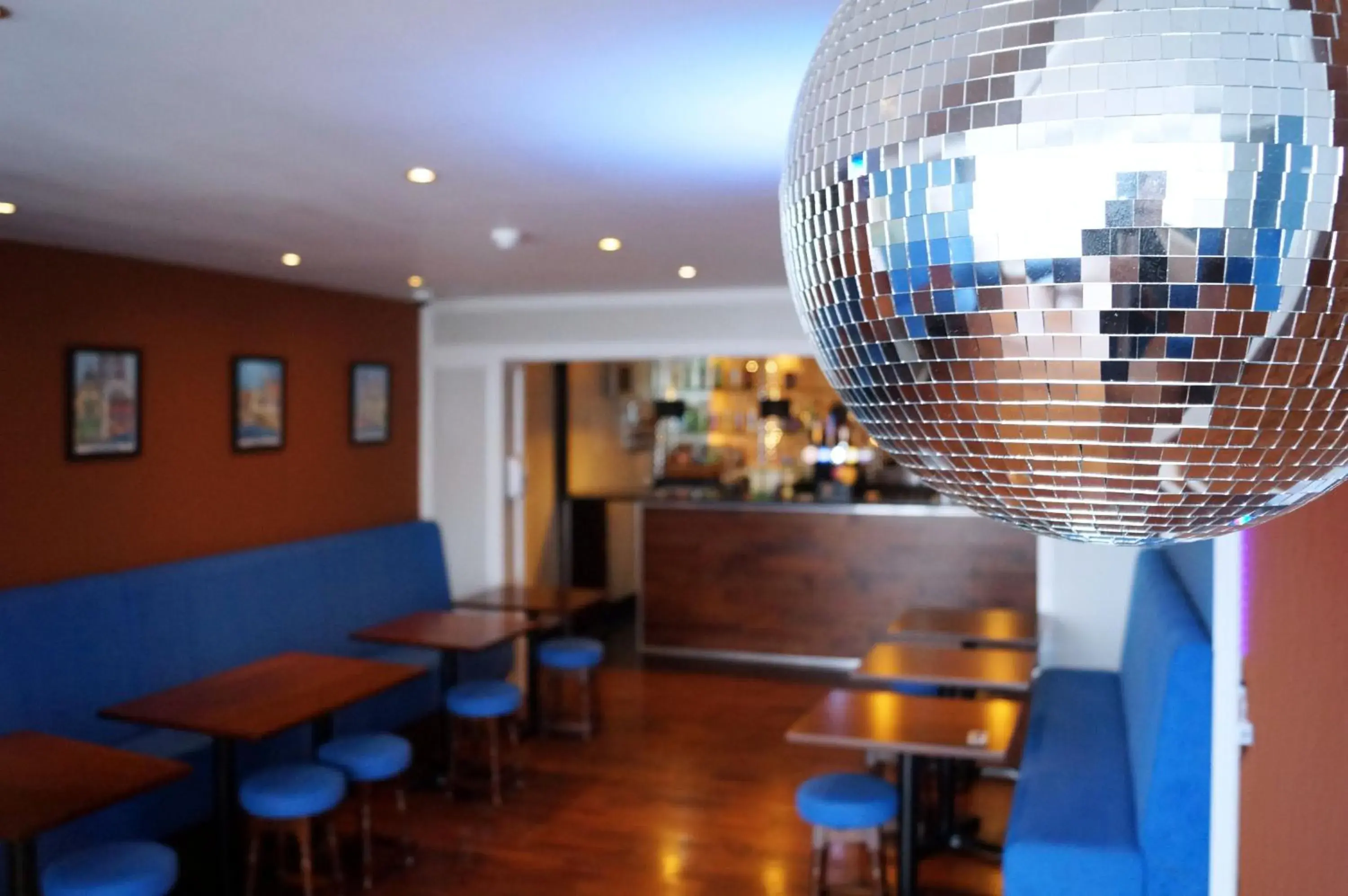Lounge or bar, Lobby/Reception in Bedford Hotel