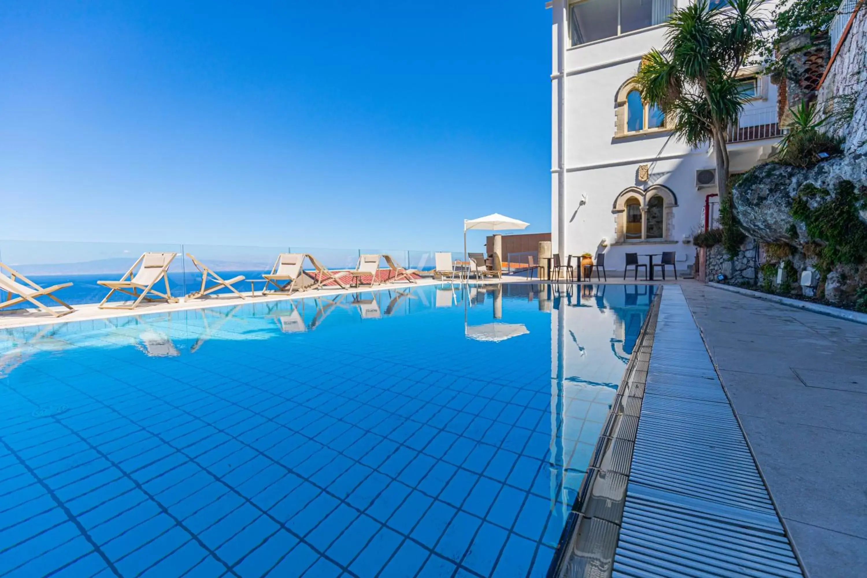 Swimming Pool in Splendid Hotel Taormina