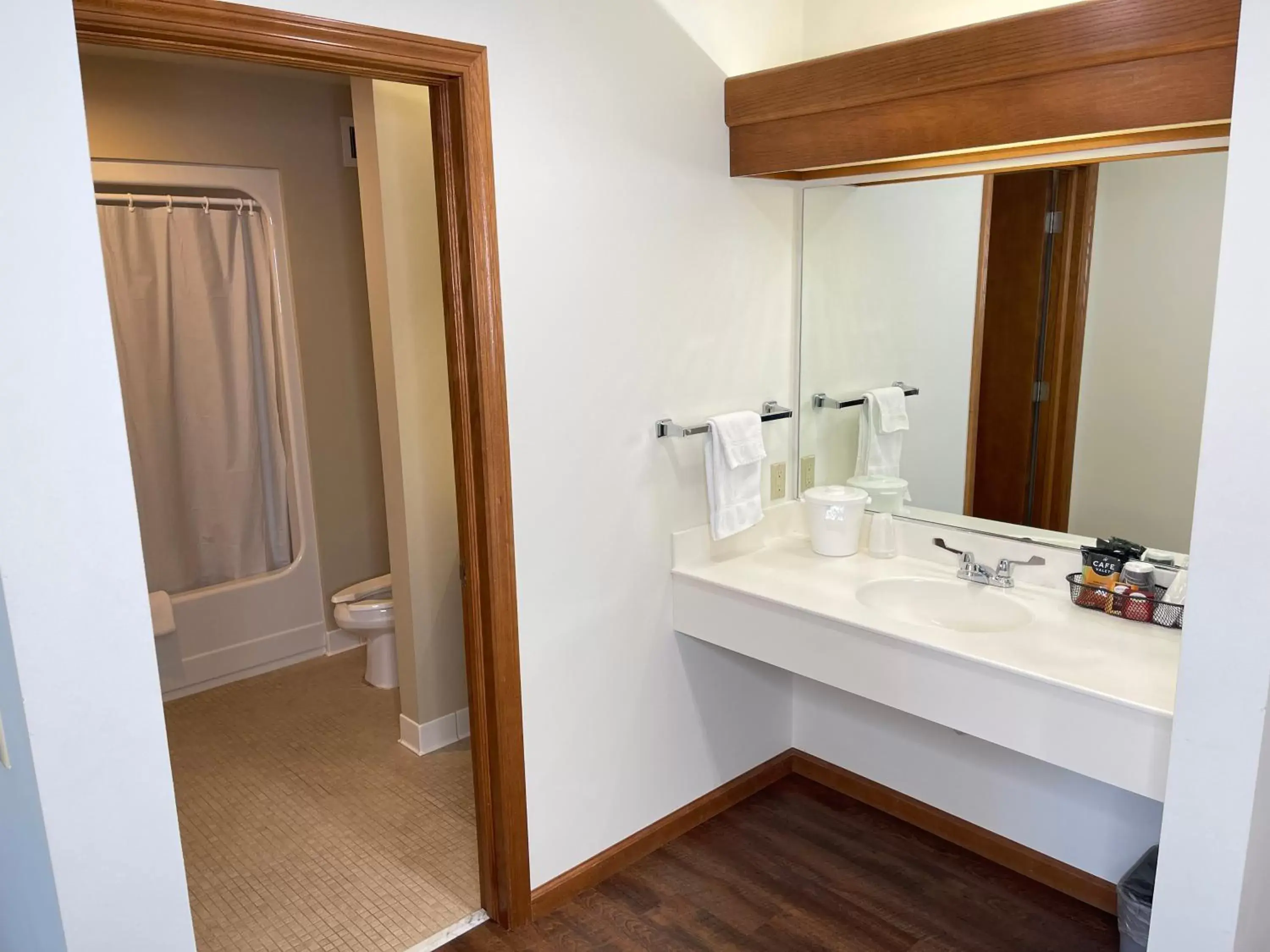 Bathroom in Farmstead Inn and Conference Center