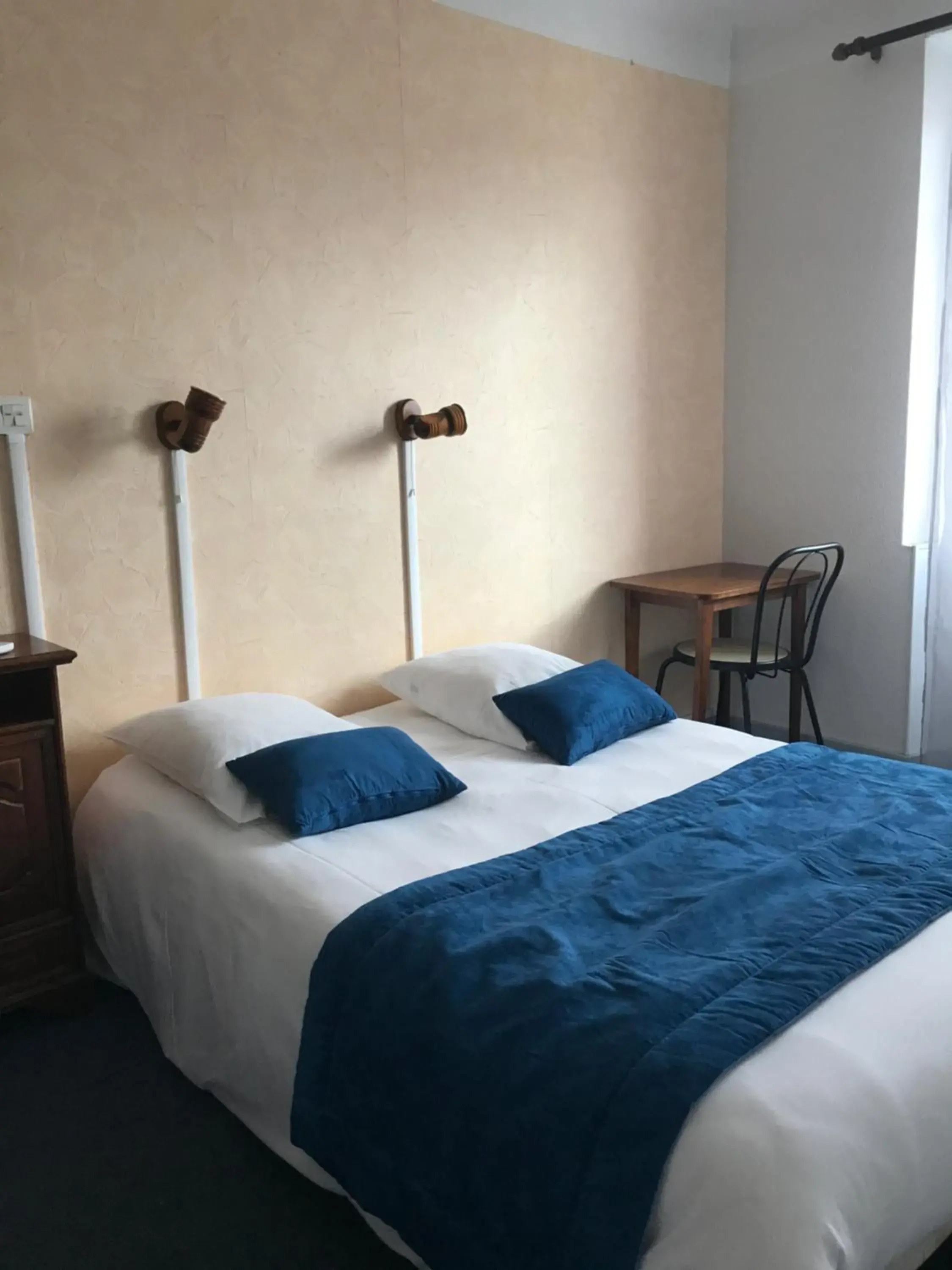 Bedroom, Bed in Au Royal Hotel