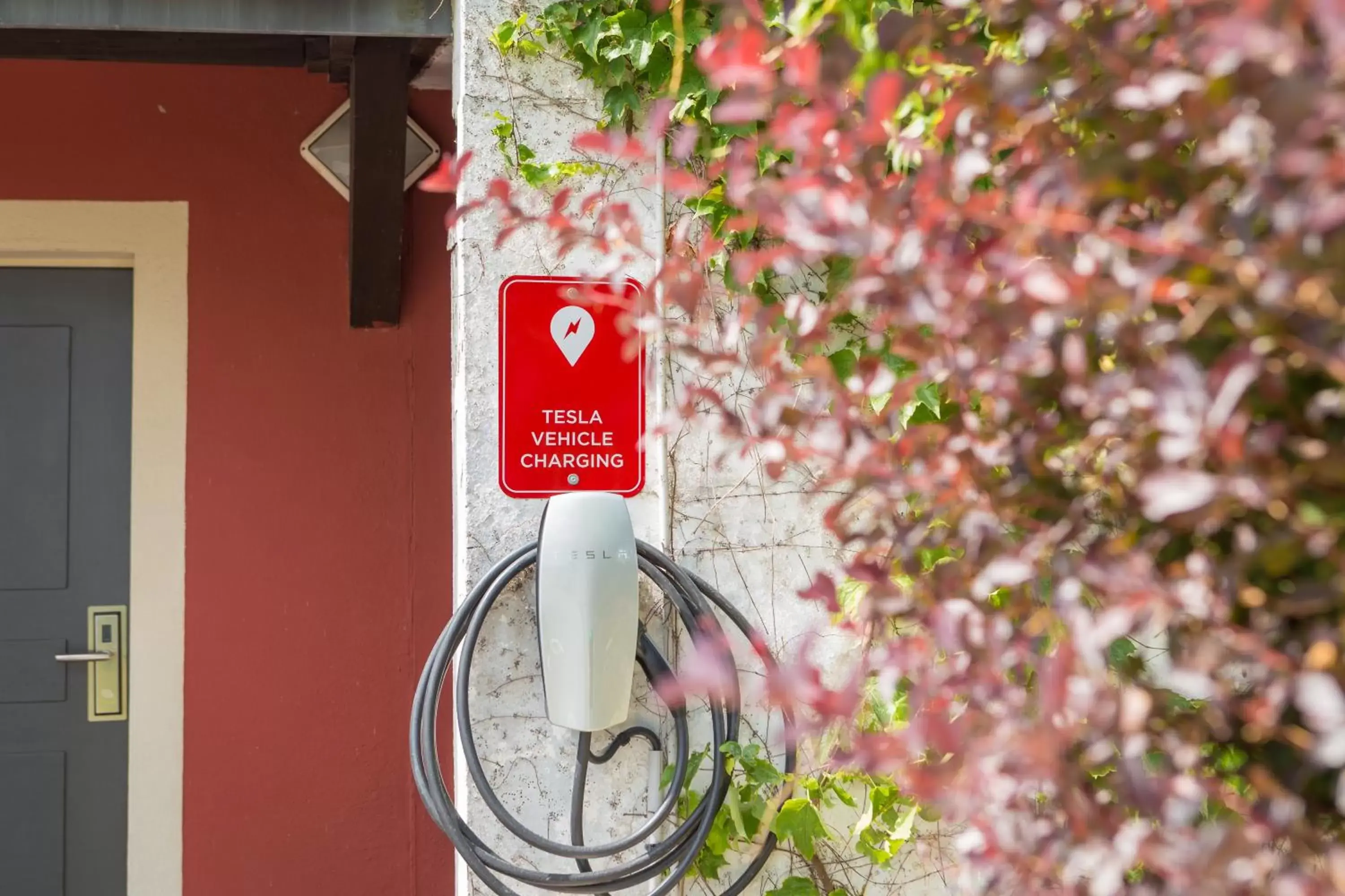 Facade/entrance in Kyriad Prestige Beaune le Panorama Facade/entrance in Kyriad Prestige Beaune le Panorama