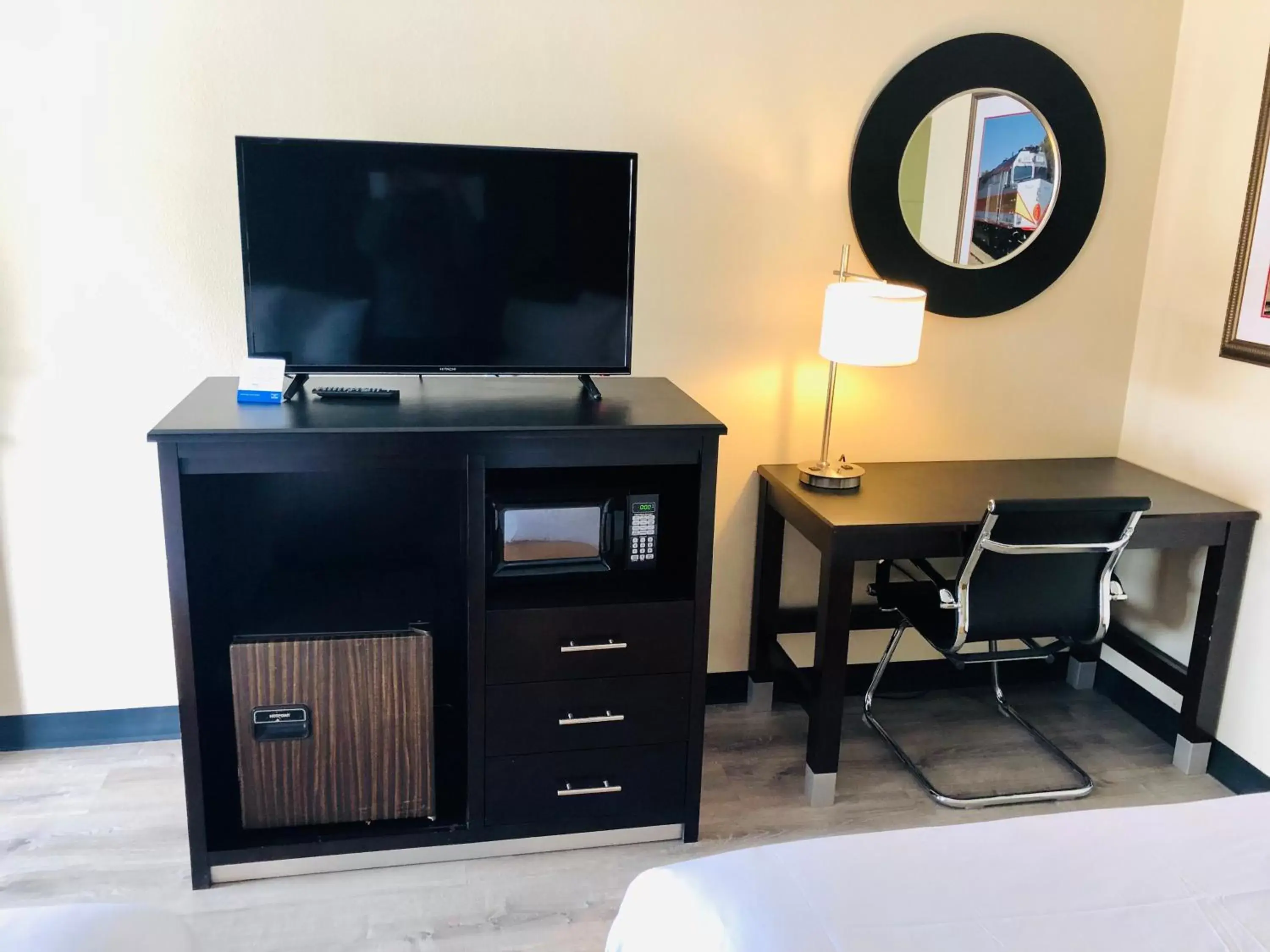 TV/Entertainment Center in Super 8 by Wyndham Williams West Route 66 - Grand Canyon Area